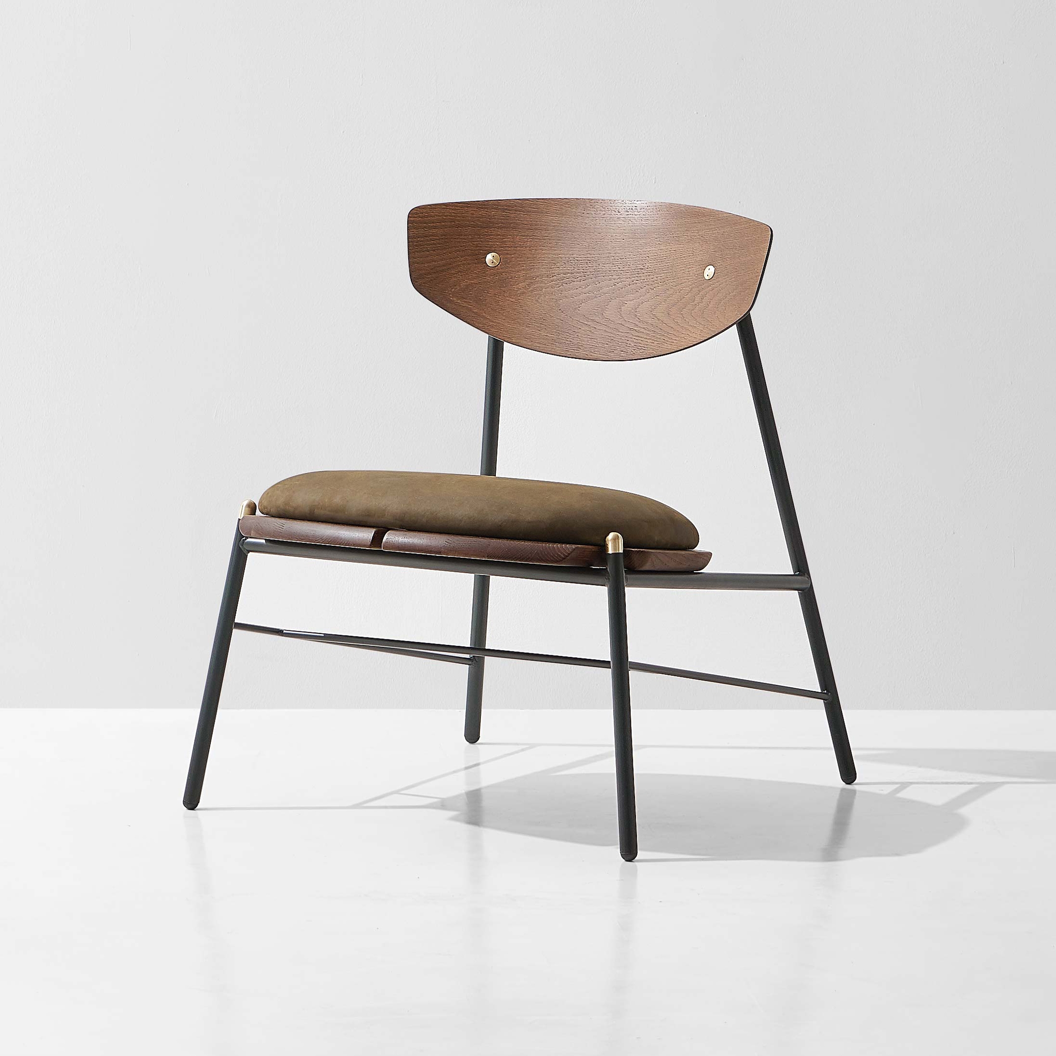 Kink Lounge Chair Leather Cushion