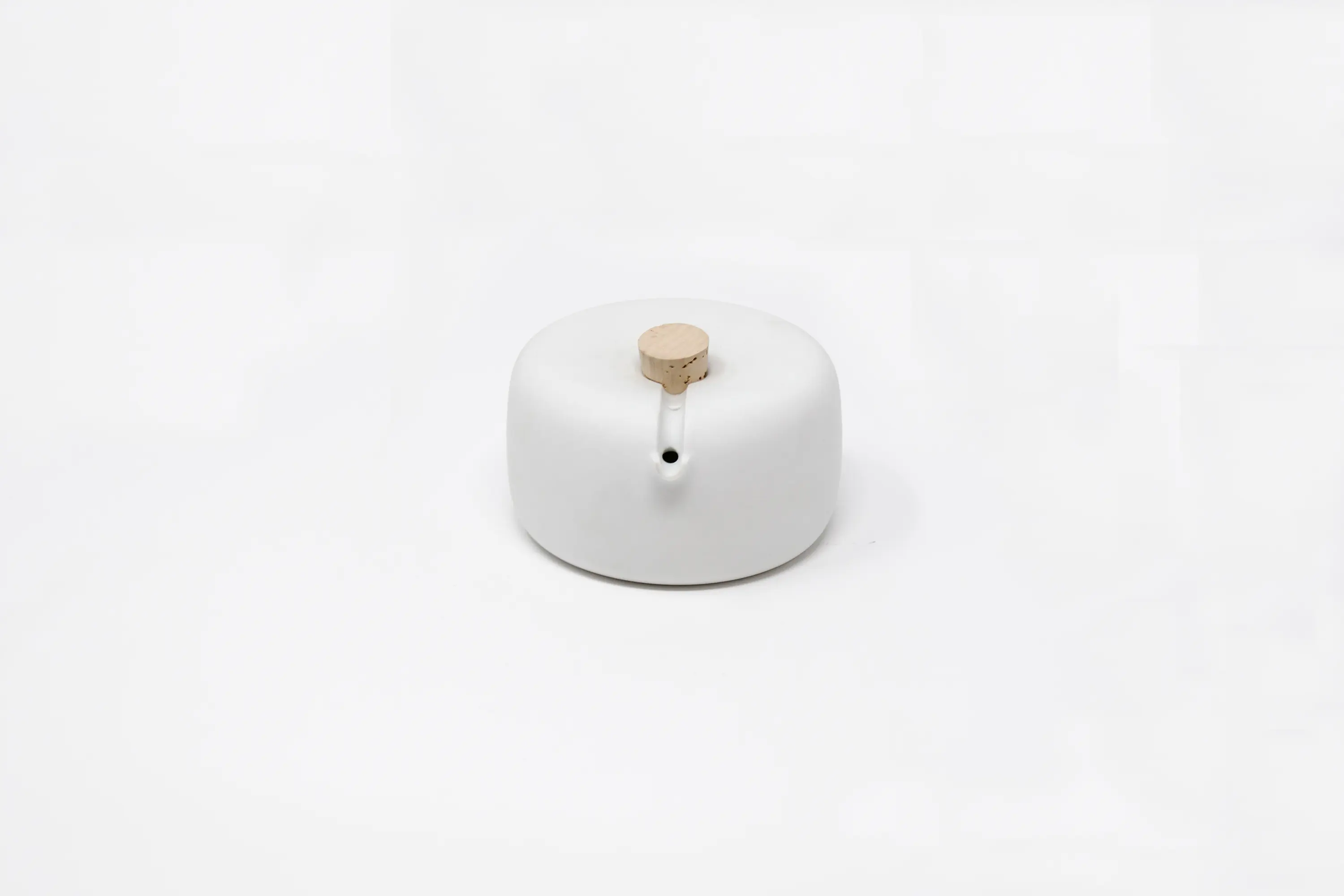 HANDS ON DESIGN - Bombette White Soy