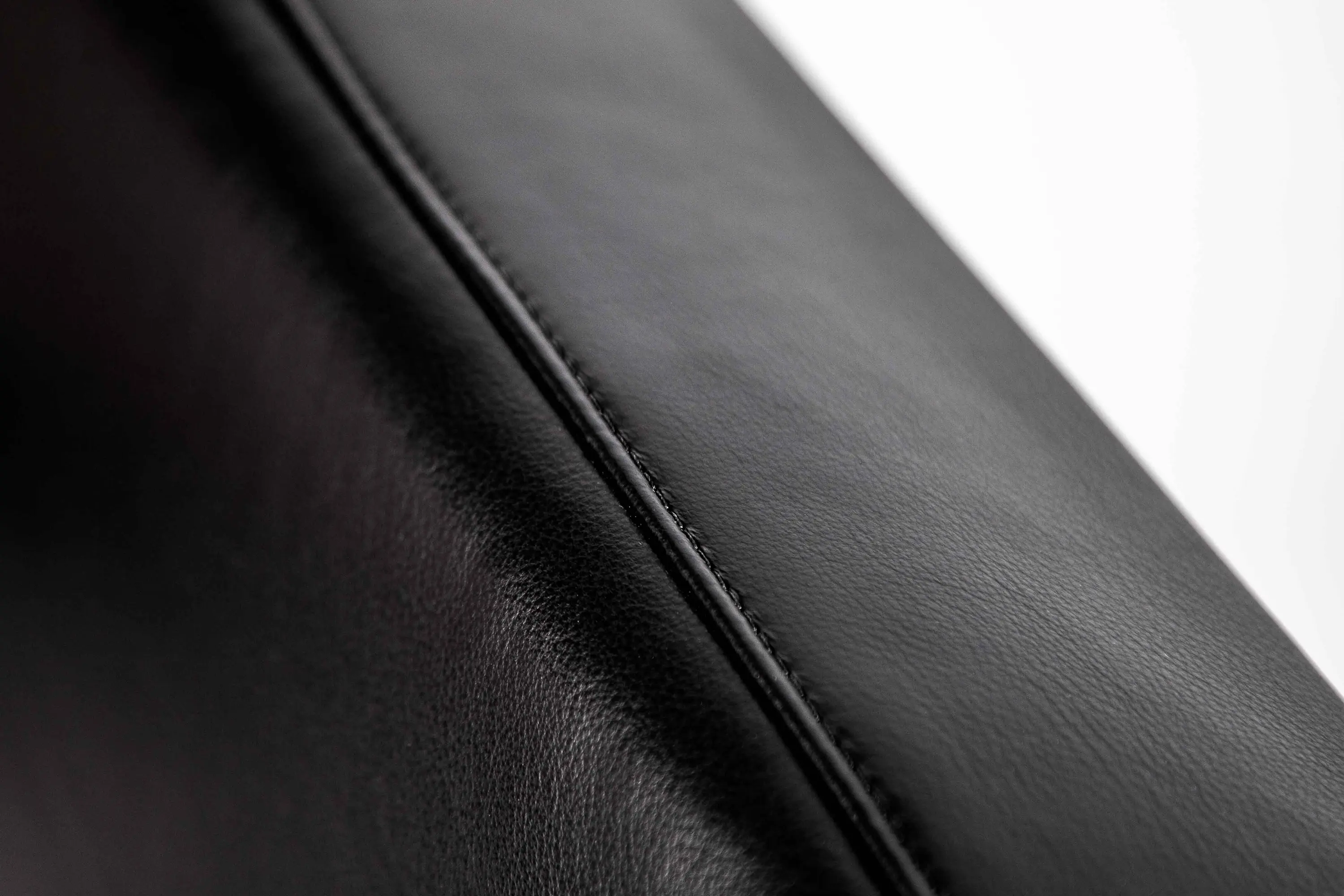 Liqui Contracts - Studio | Cafe Table