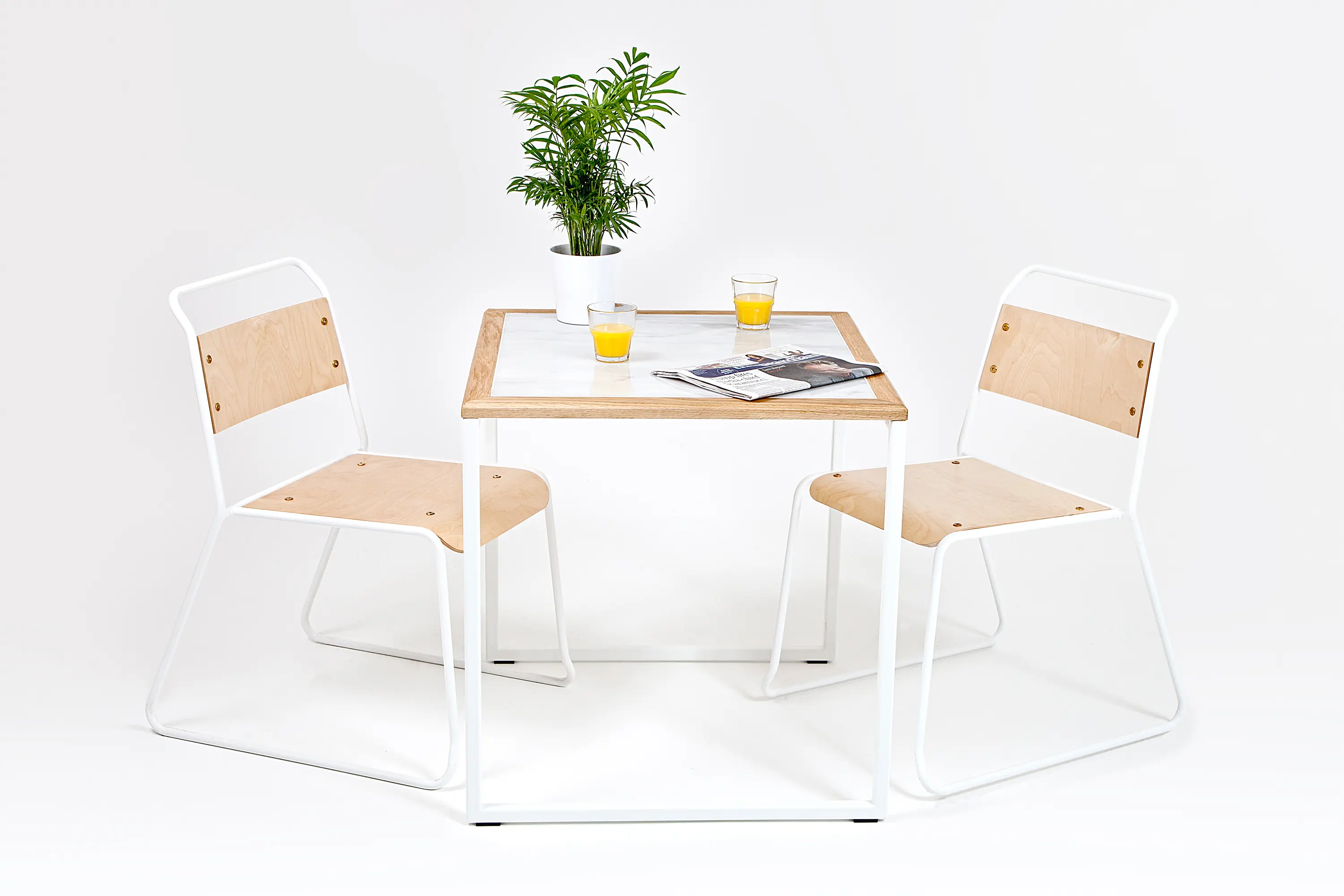 Liqui Contracts - Trapeze | Table
