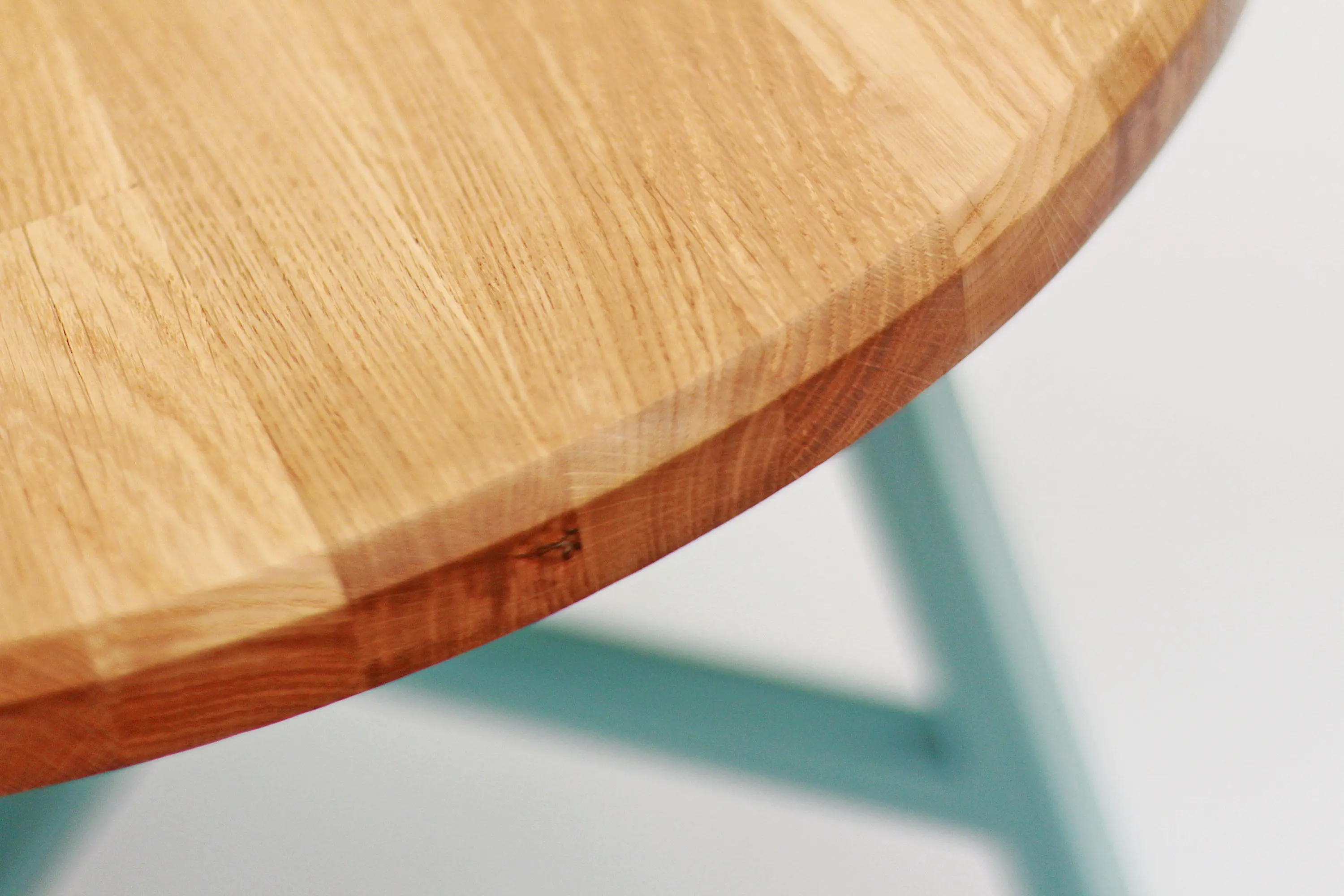 Liqui Contracts - Studio | Round Coffee Table