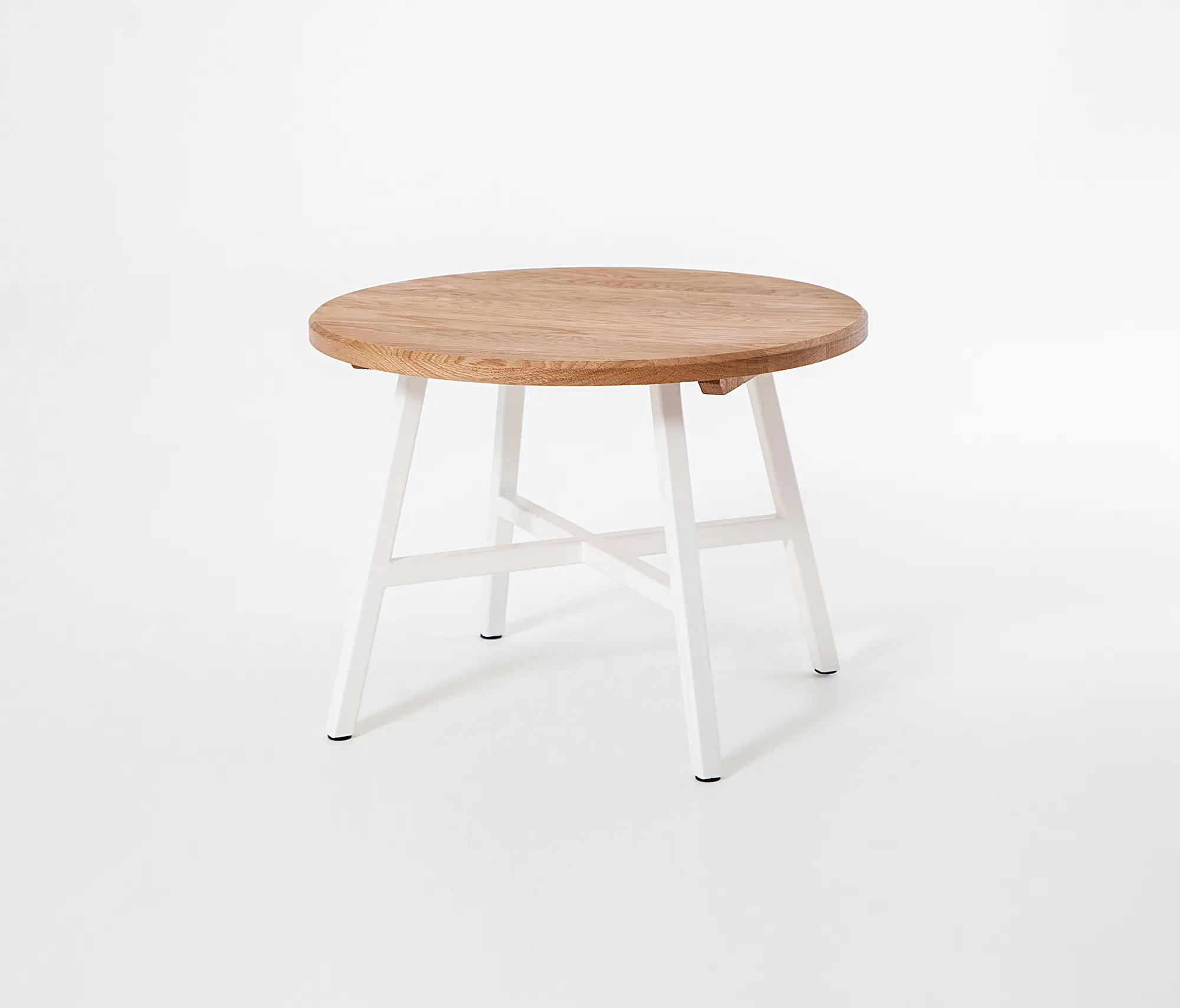 Liqui Contracts - Studio | Round Coffee Table
