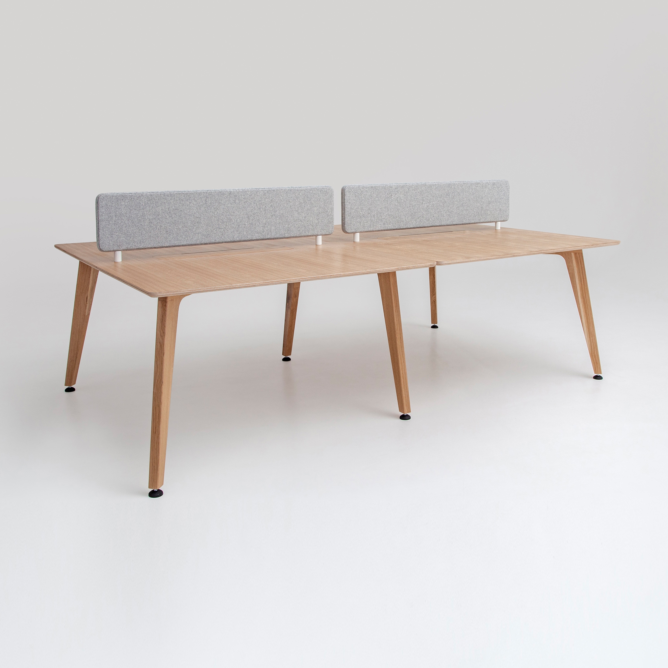Afficher le produit Theodore | Bench Desk System du fabricant Liqui Contracts
