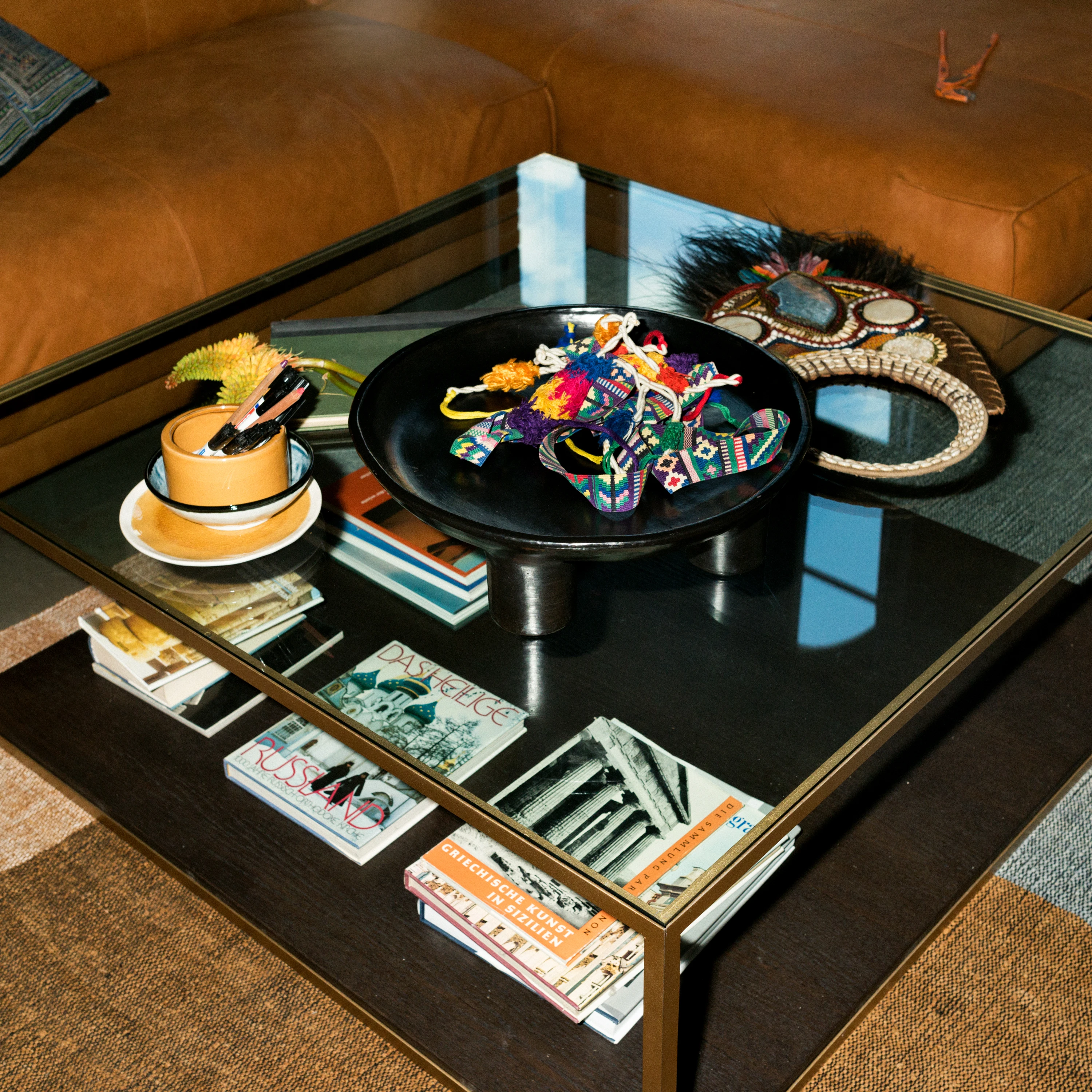 OCCASIONAL TABLE