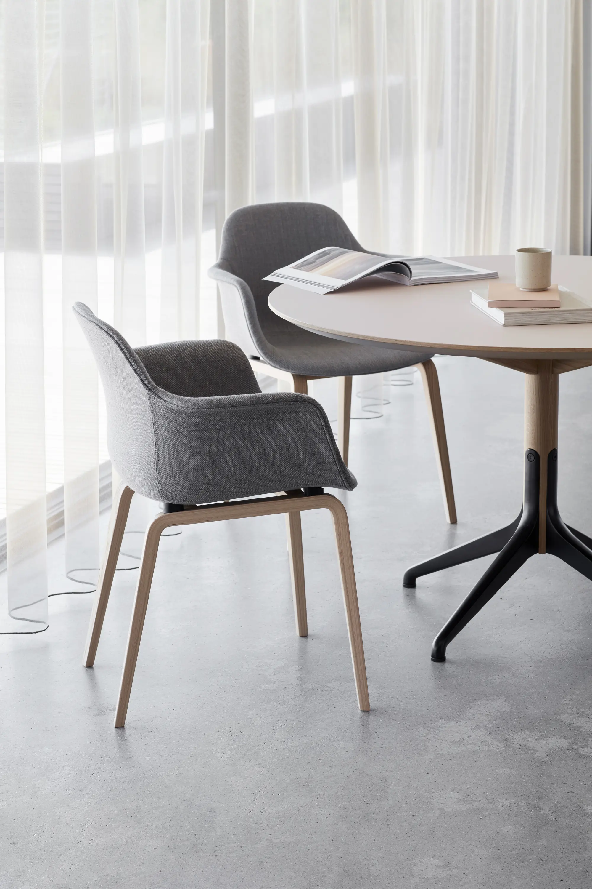 ICONS OF DENMARK - Woodstock Flip Top Table