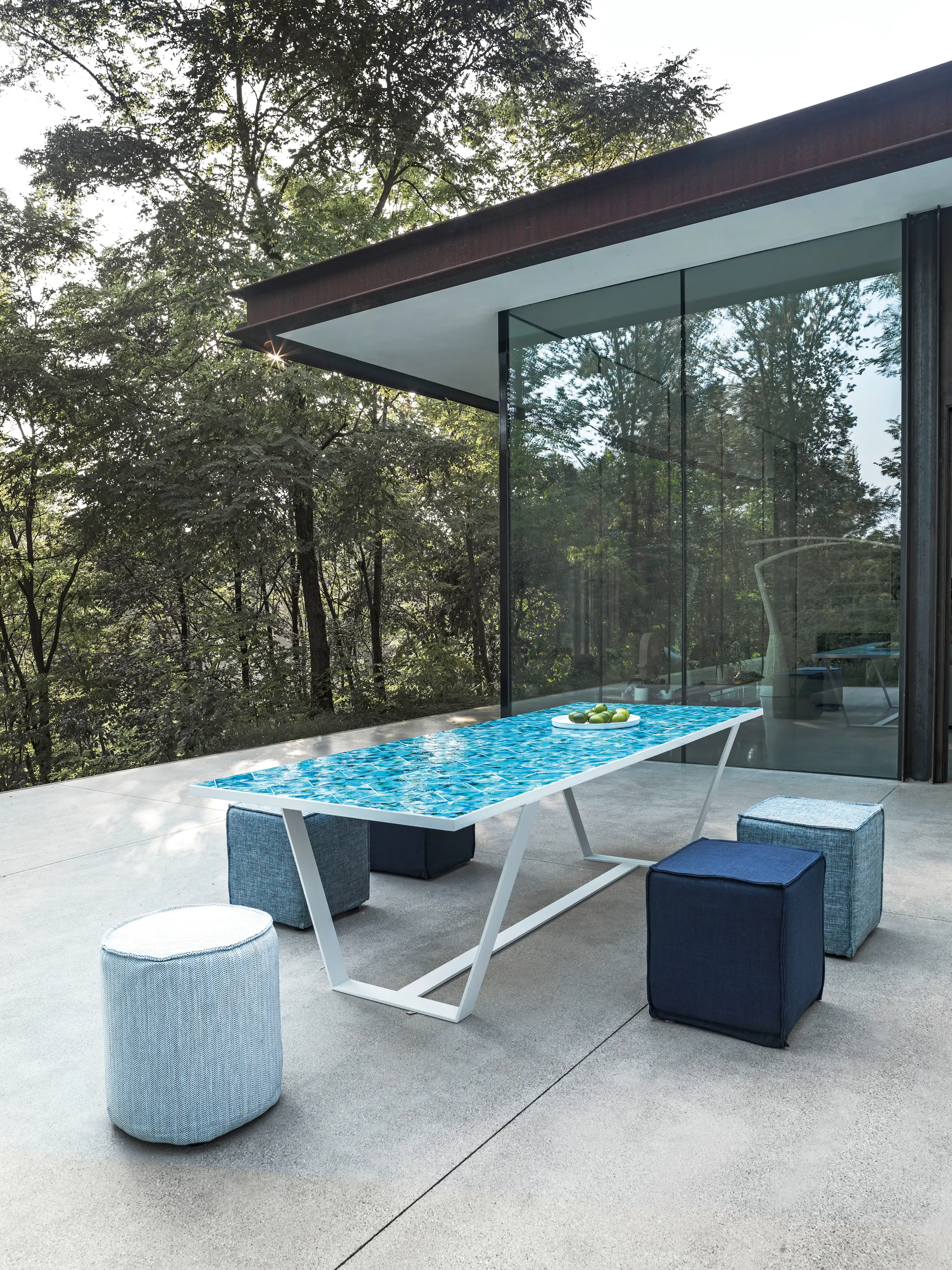Villevenete - Baker Island Table