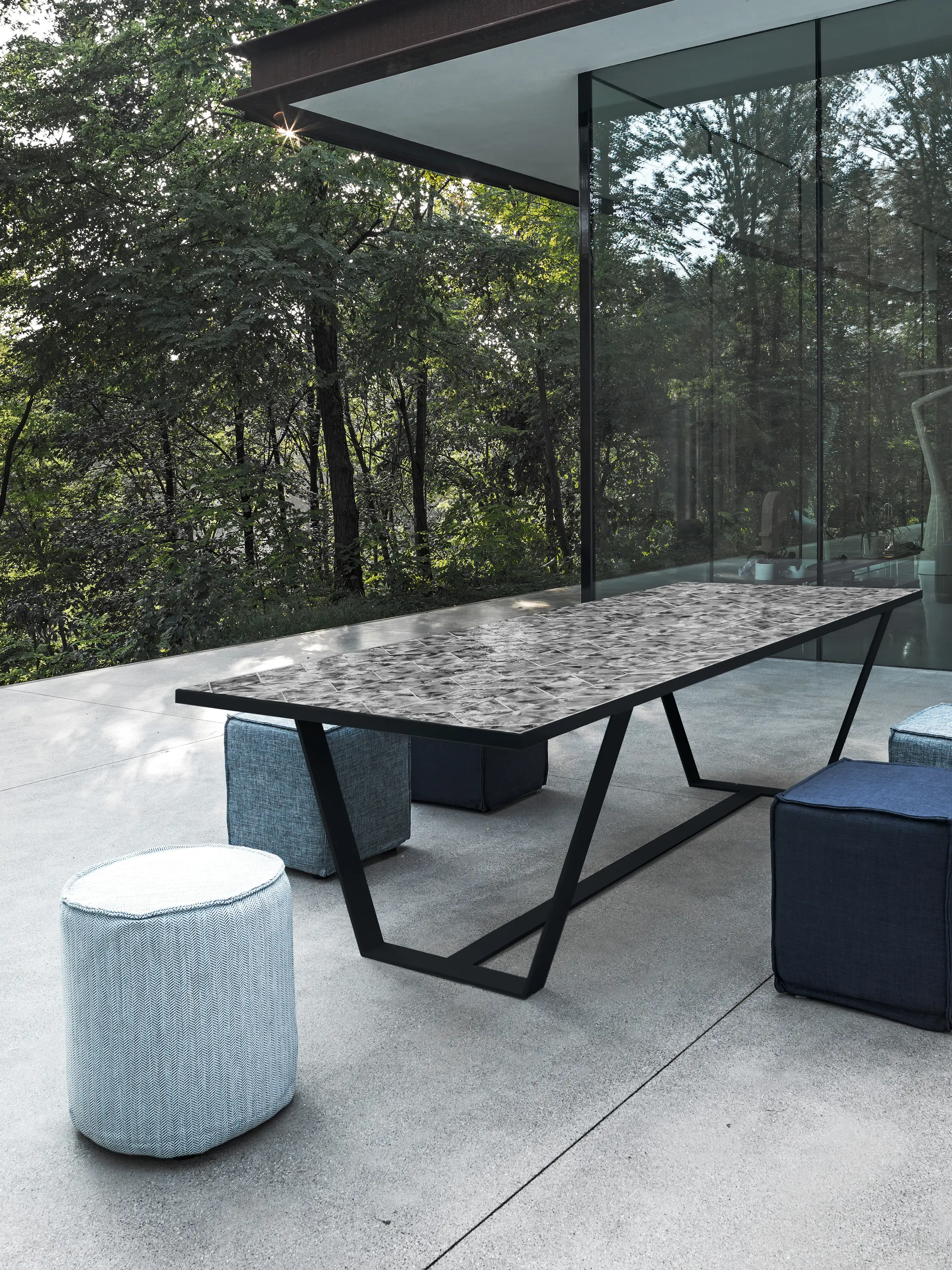 Villevenete - Baker Island Table