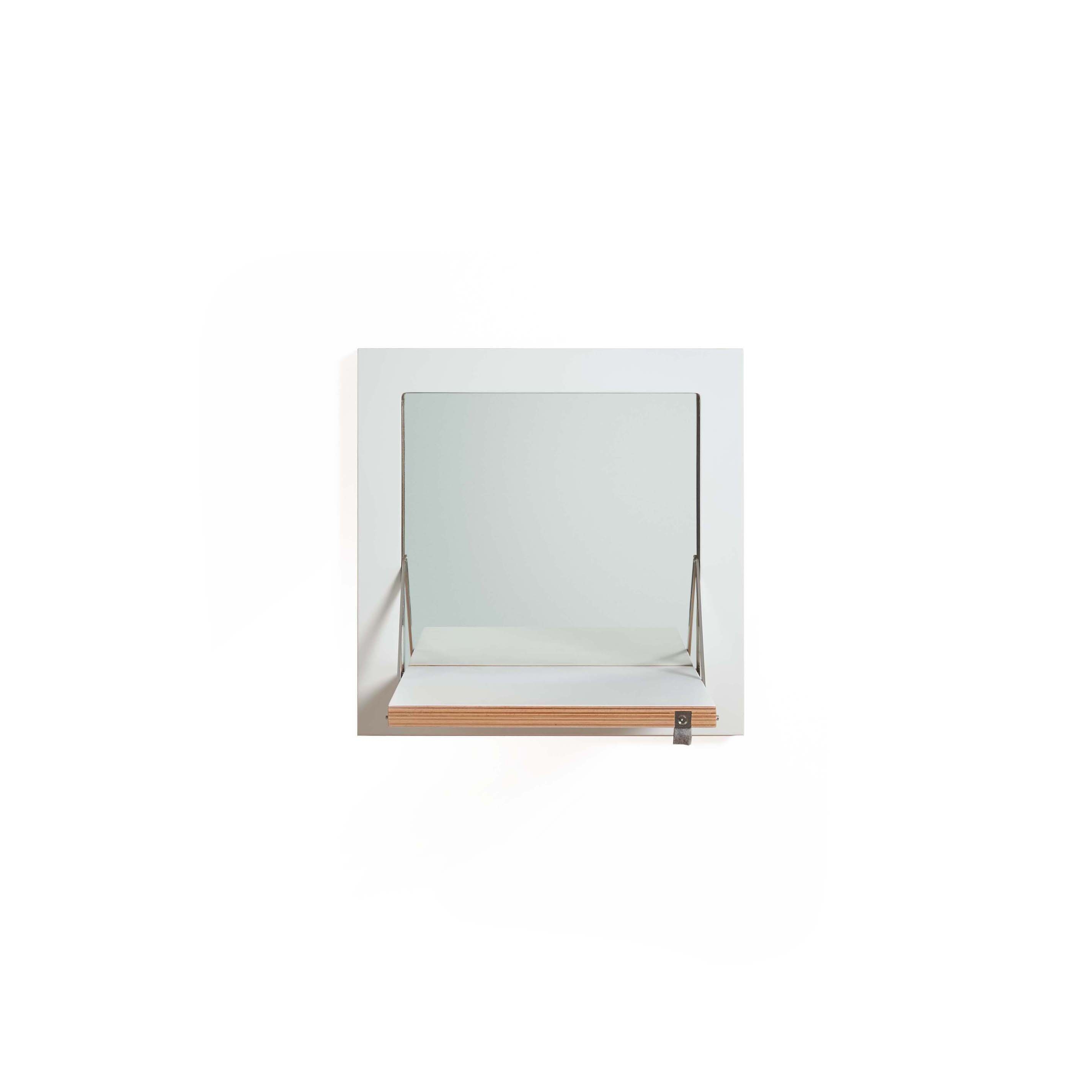Mostra il prodotto Fläpps Vanity Mirror | White del produttore Ambivalenz