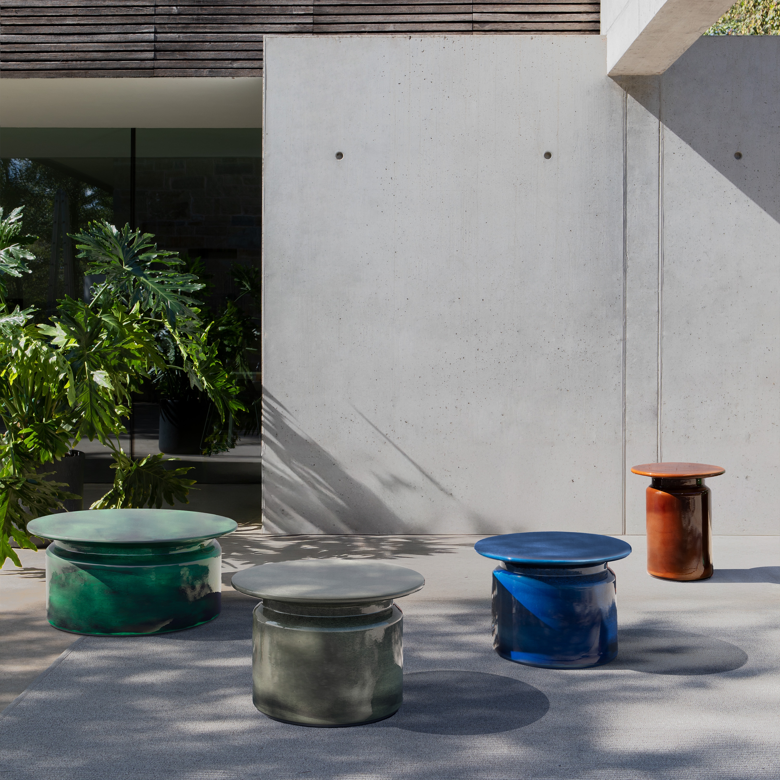 OUTDOOR | NIEDRIGER TISCH UND BEISTELLTISCH