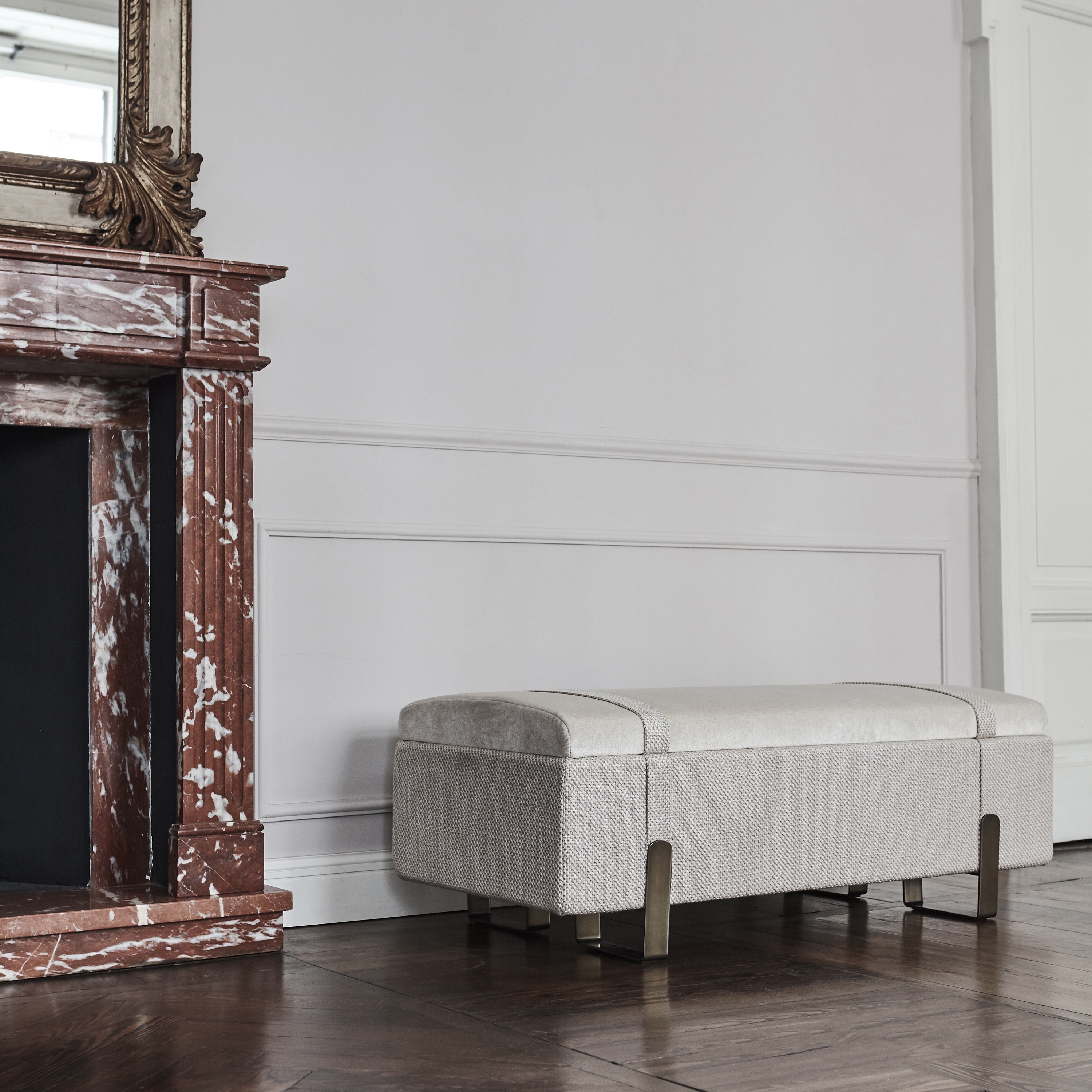 INTERIOR | BENCHES