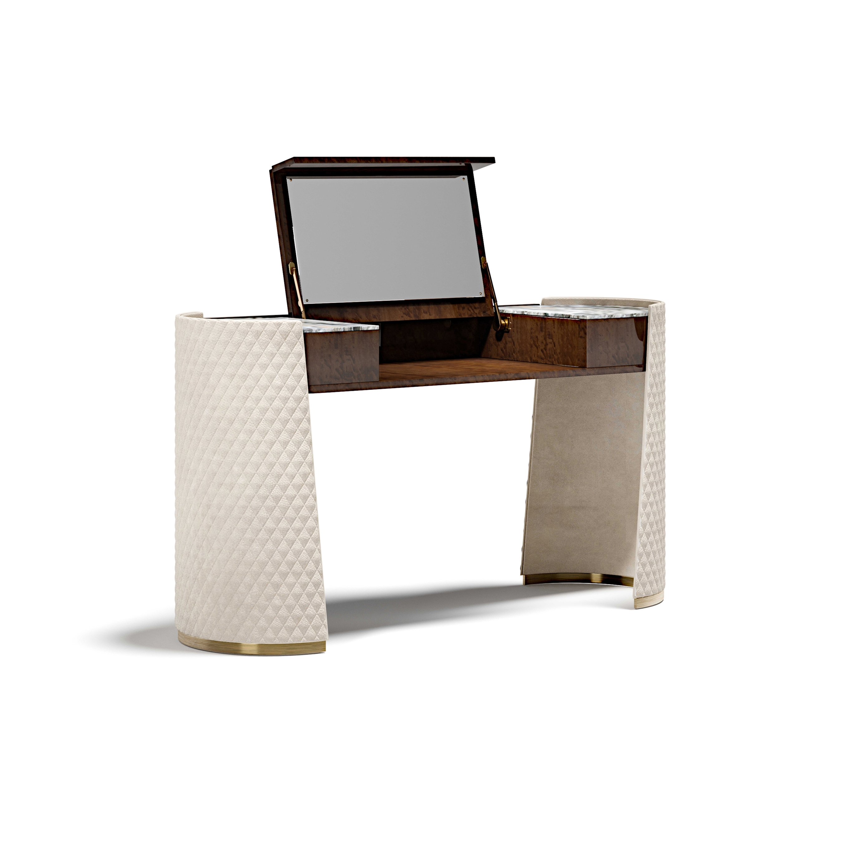 Display product Majestic Consolle from manufacturer Atmosphera
