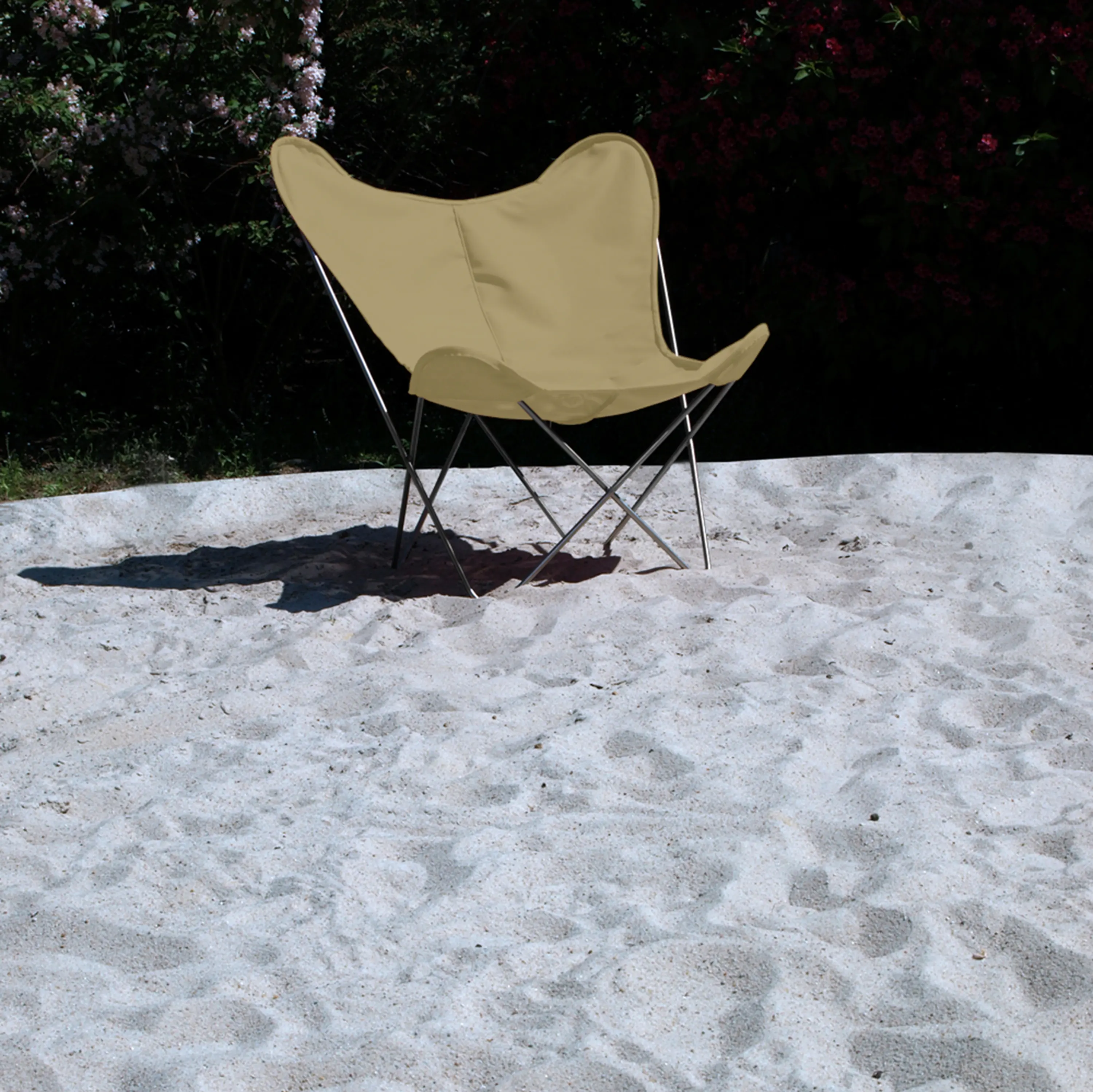 Weinbaums - Hardoy Butterfly Chair OUTDOOR Batyline rosé mit Ottoman