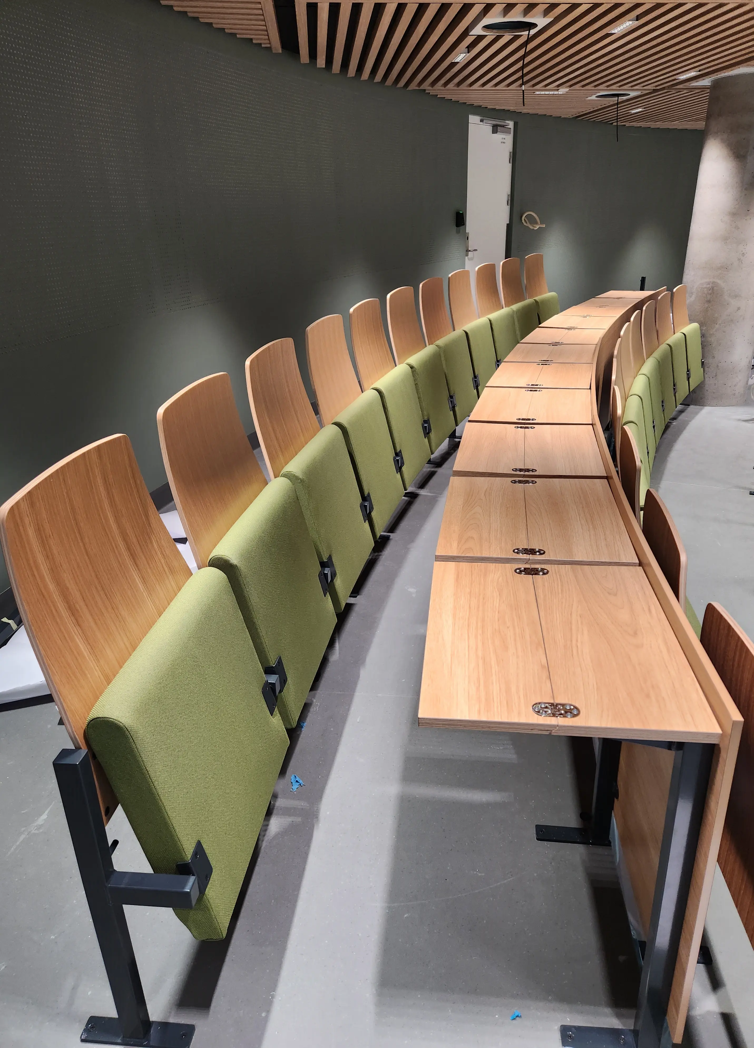 Hamari - Fixed Tables | Semi-Folding table