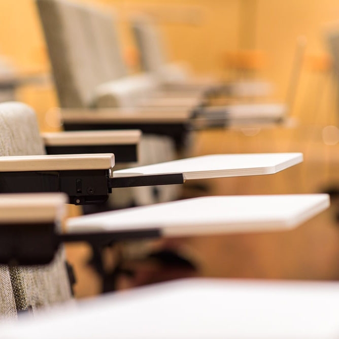 Produkt Folding Tables | Armrest table des Herstellers Hamari anzeigen