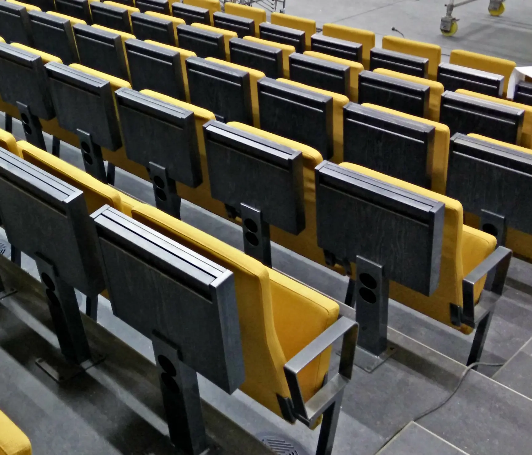 Hamari - Folding Tables | NoteWB