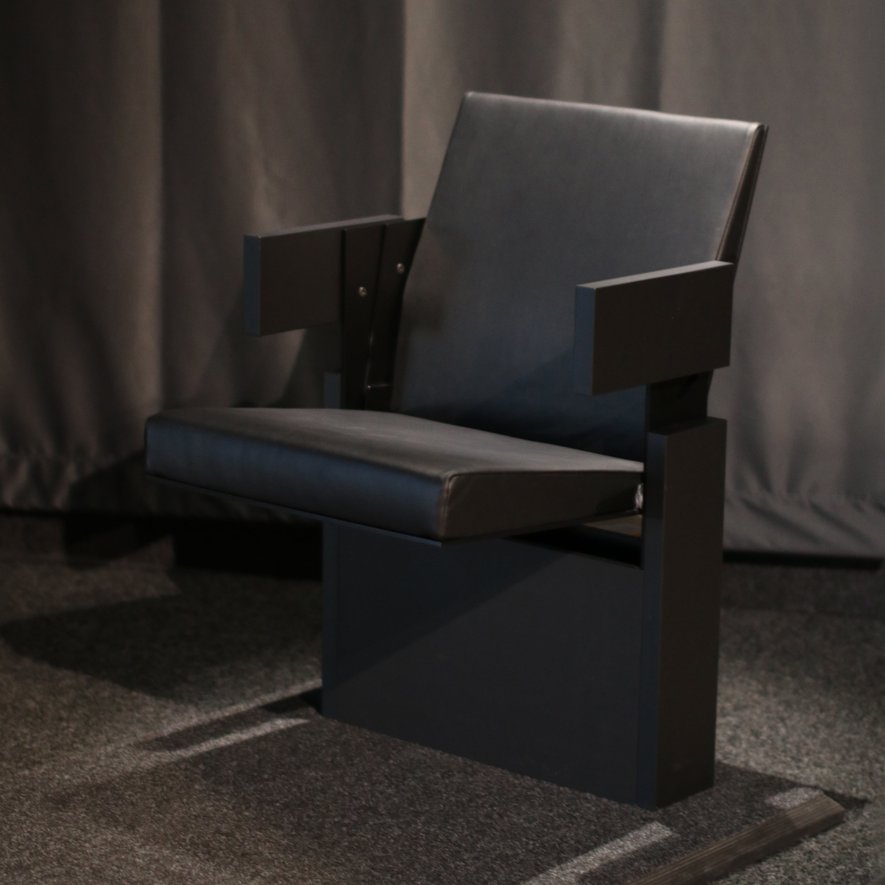 Mono Chair
