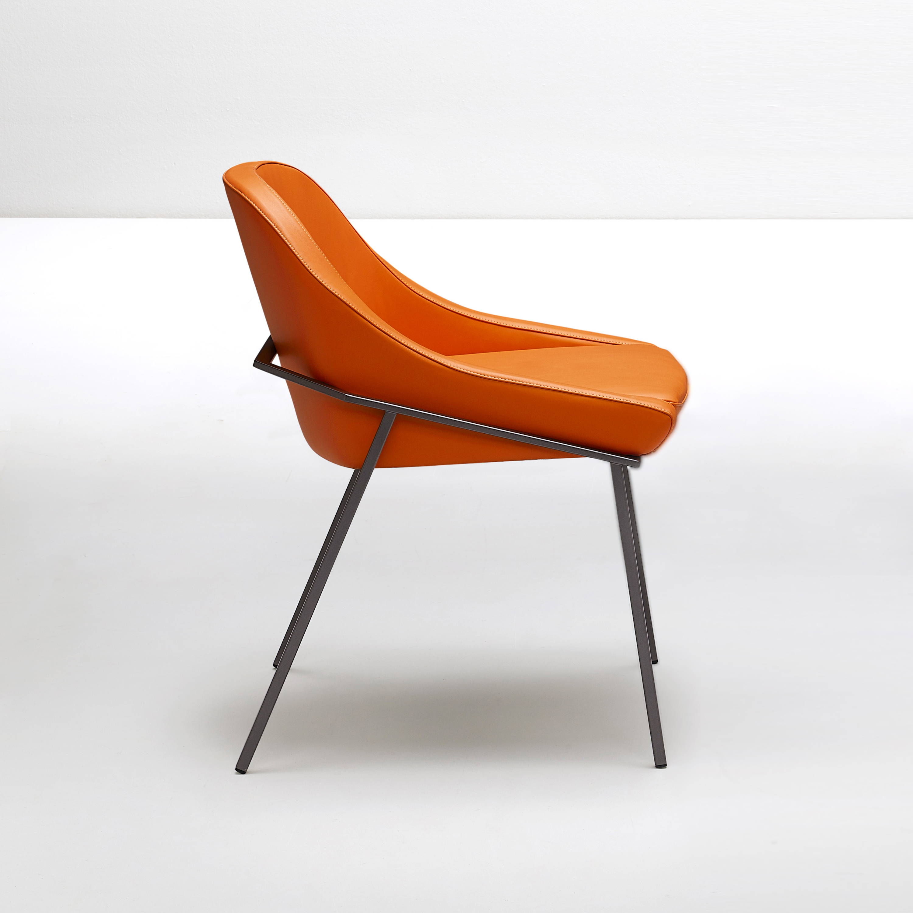 Afficher le produit Izoard cuir du fabricant Ronda design