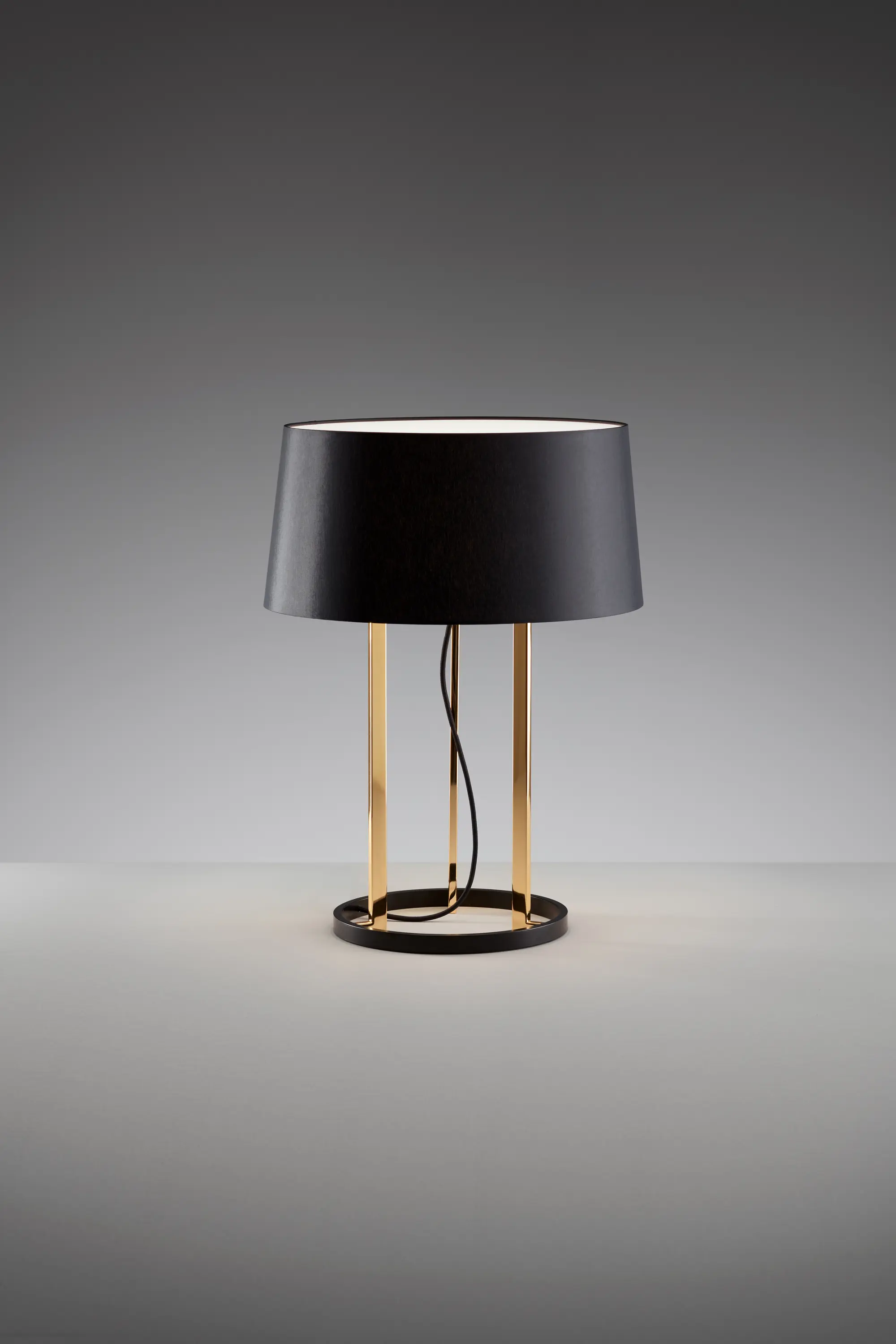 GROK - Premium Table