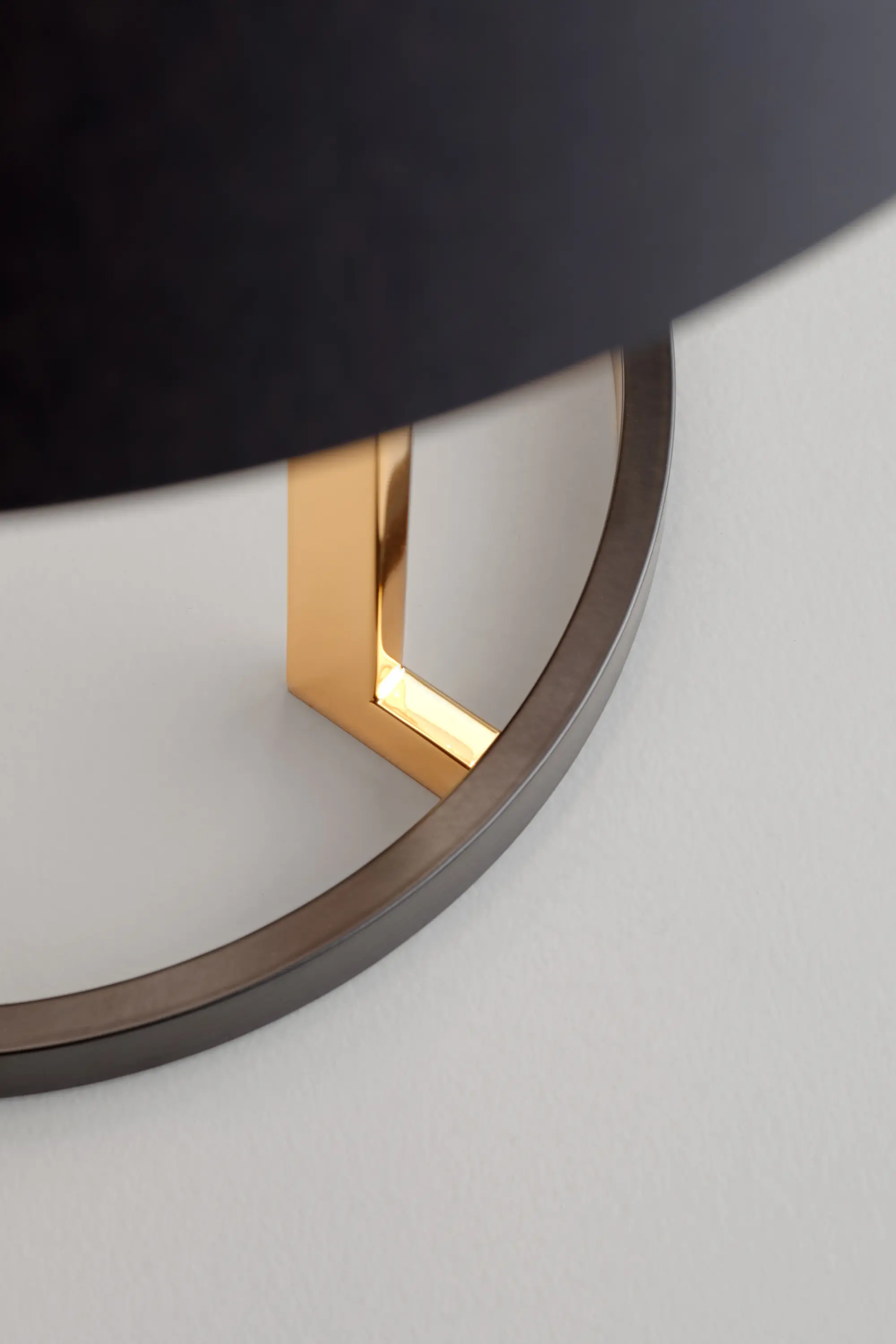 GROK - Premium Table