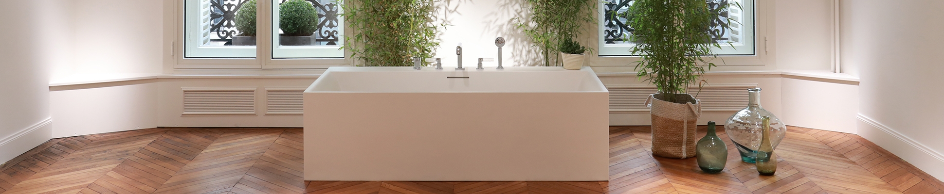 Discover the world of manufacturer THG Paris
