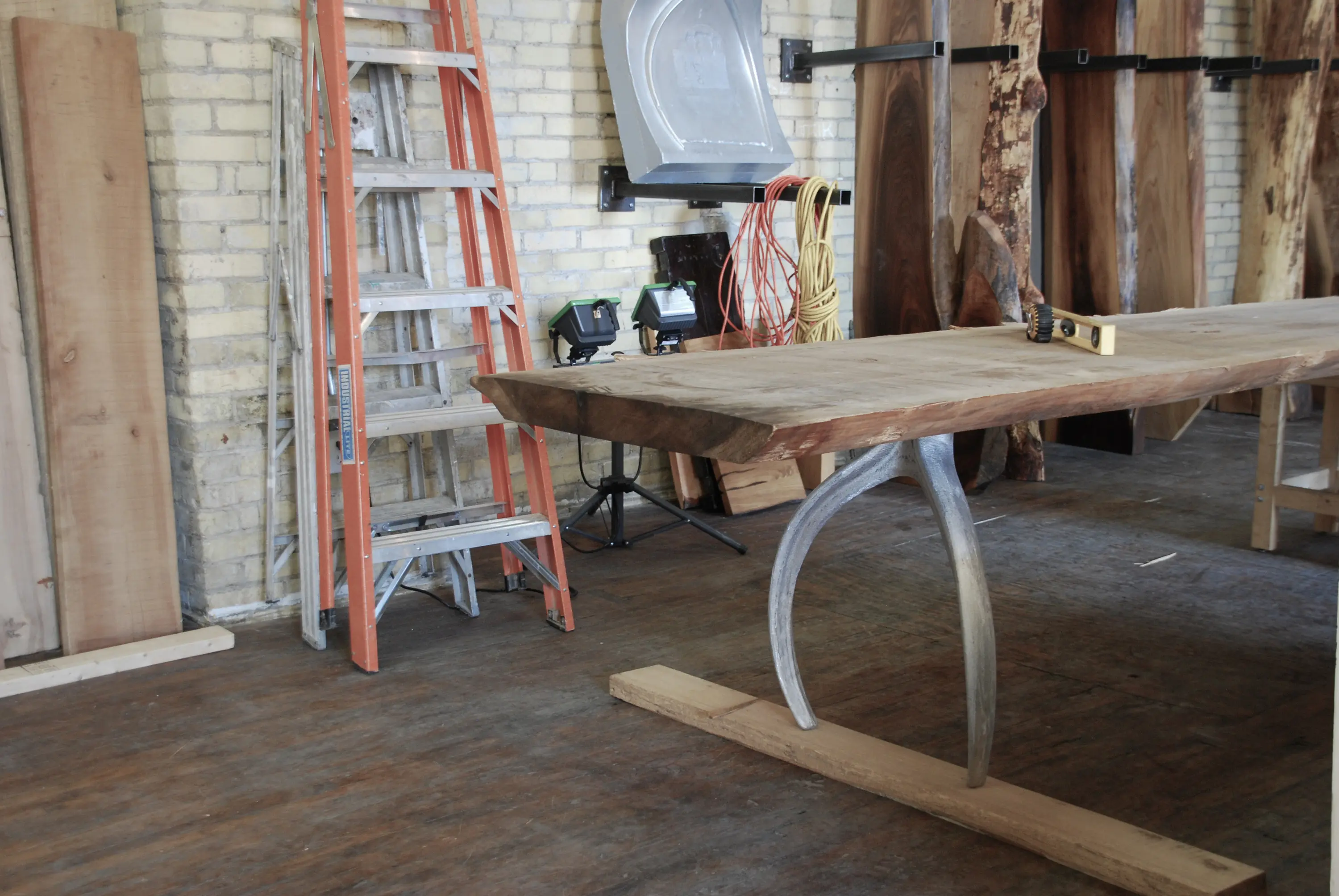 STACKLAB - Wishbone Series Console - Aluminum