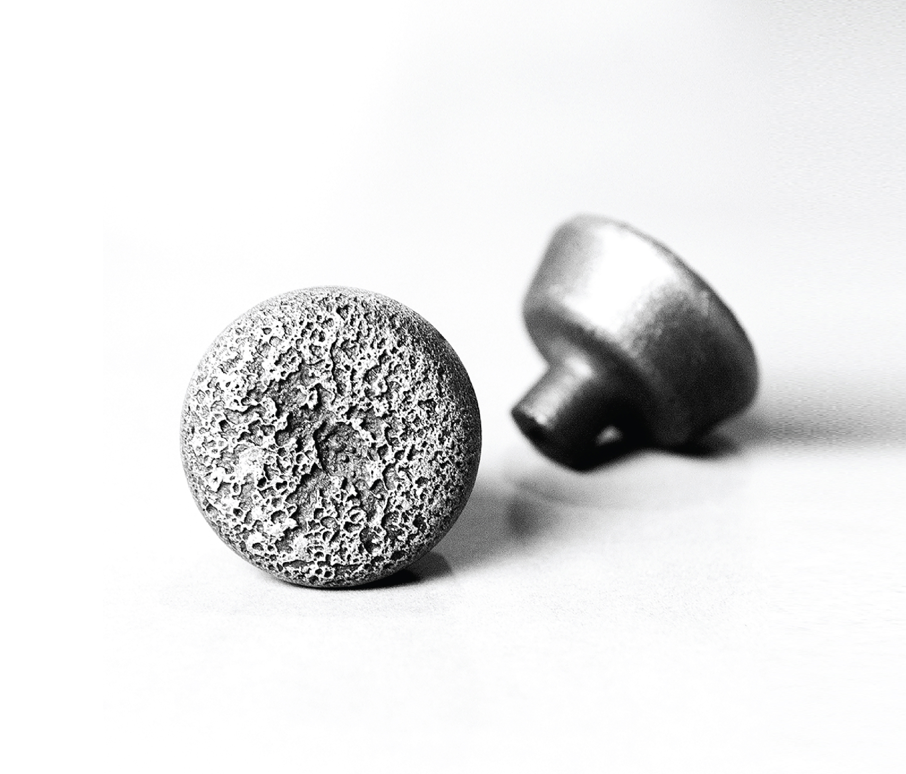 Sfoglia prodotti per la categoria Pomoli arredo