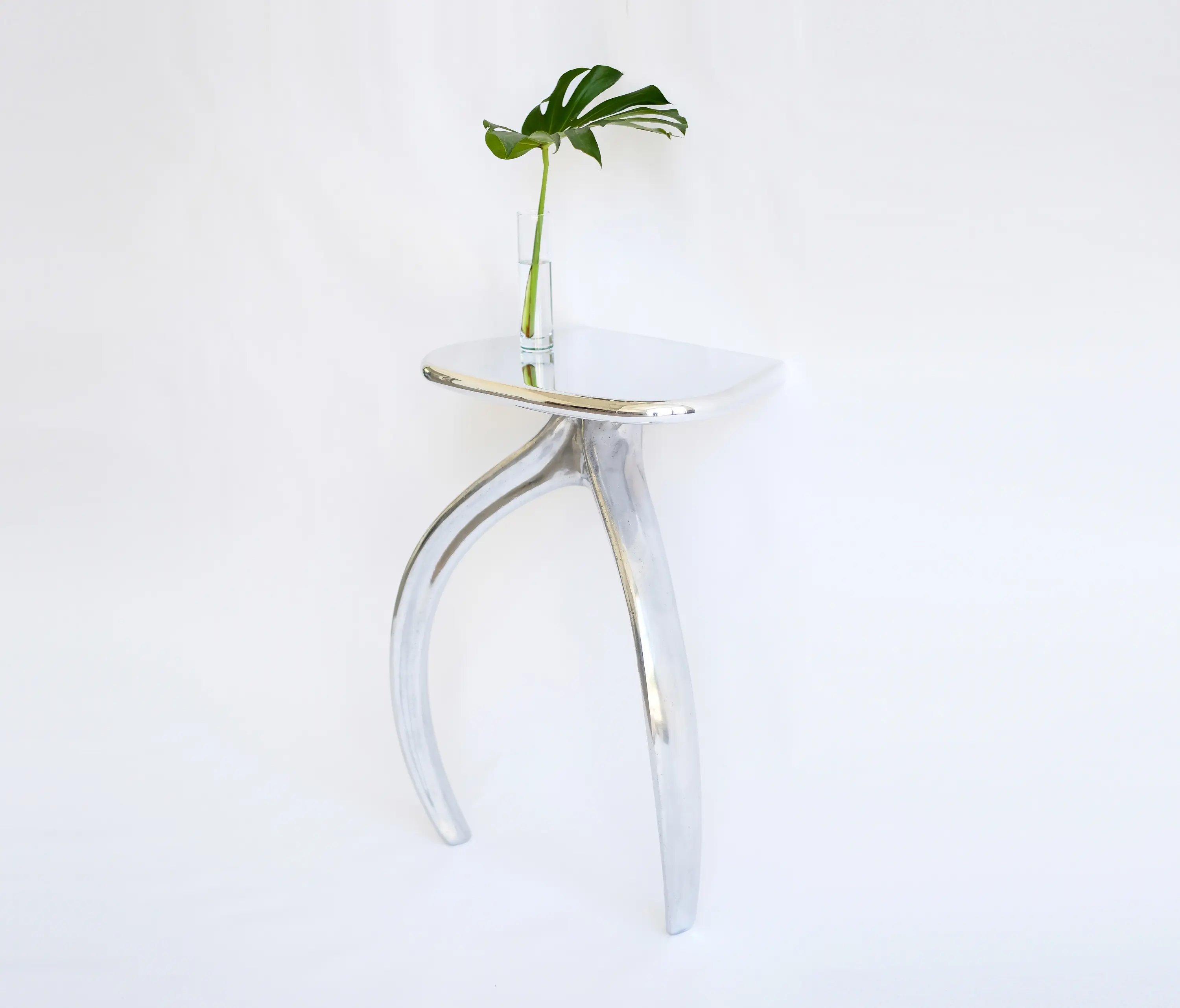 STACKLAB - Wishbone Series Console - Aluminum