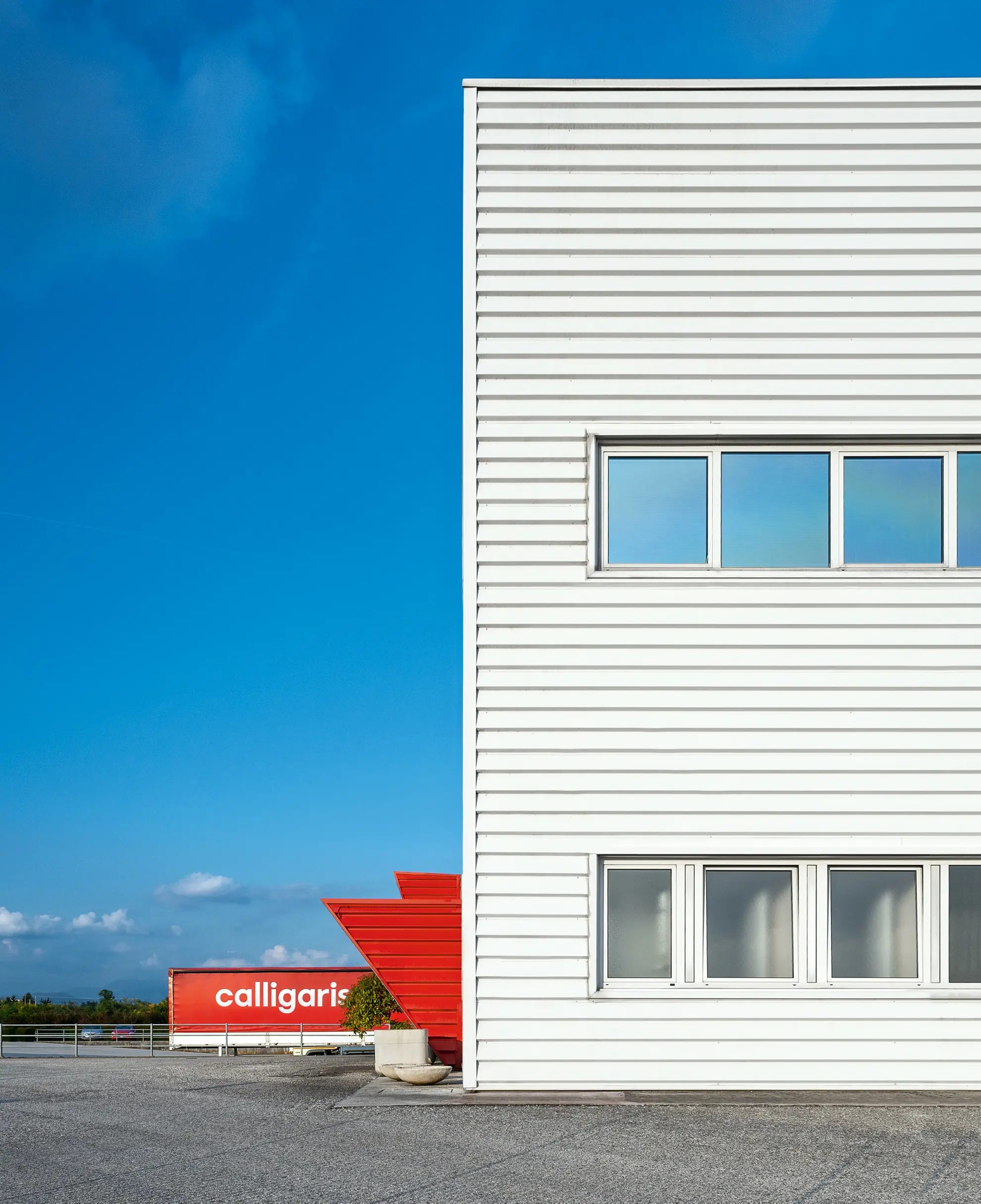 gallery-slide-0