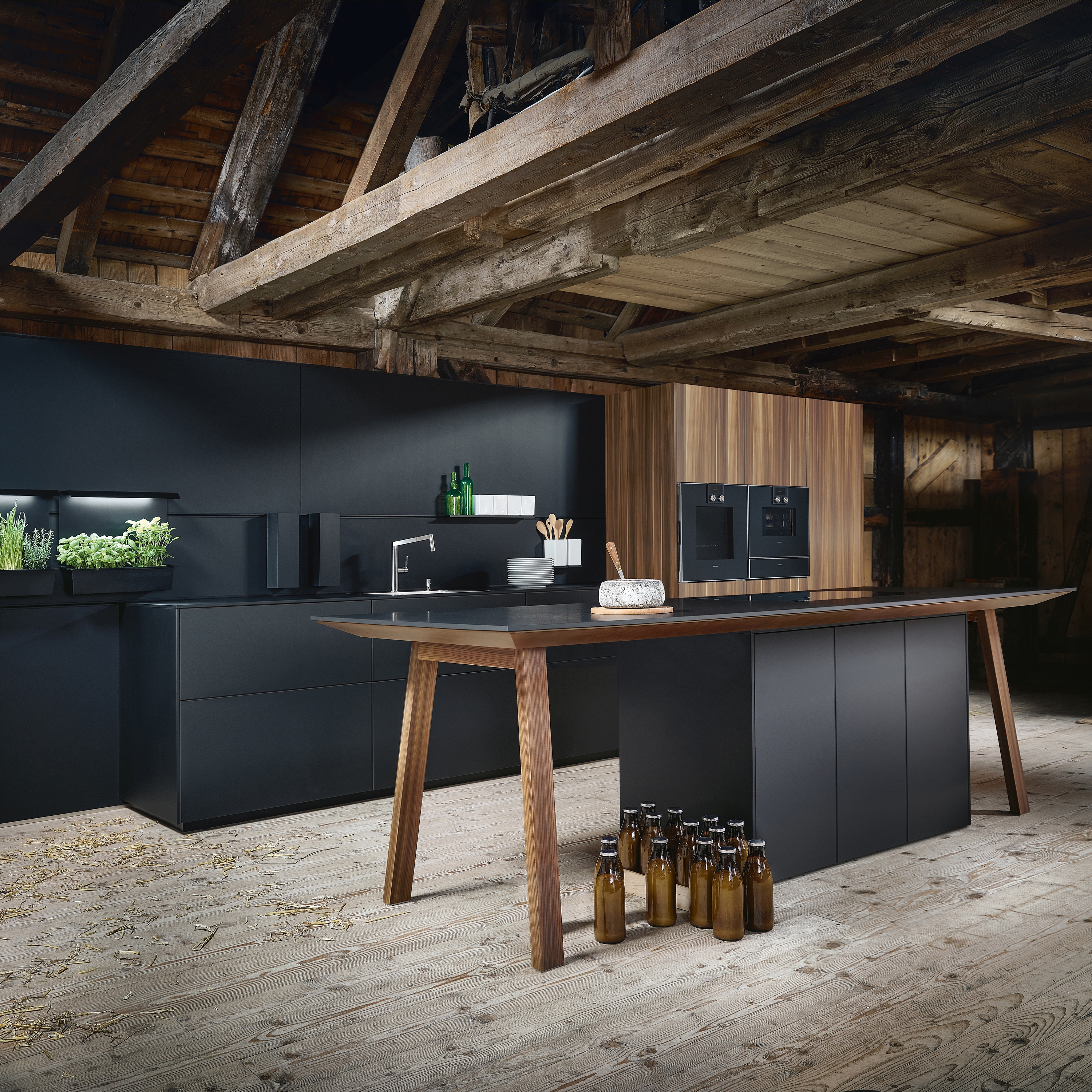 Produkt NX 870 FENIX onyxschwarz feinmatt AFP des Herstellers next125 anzeigen