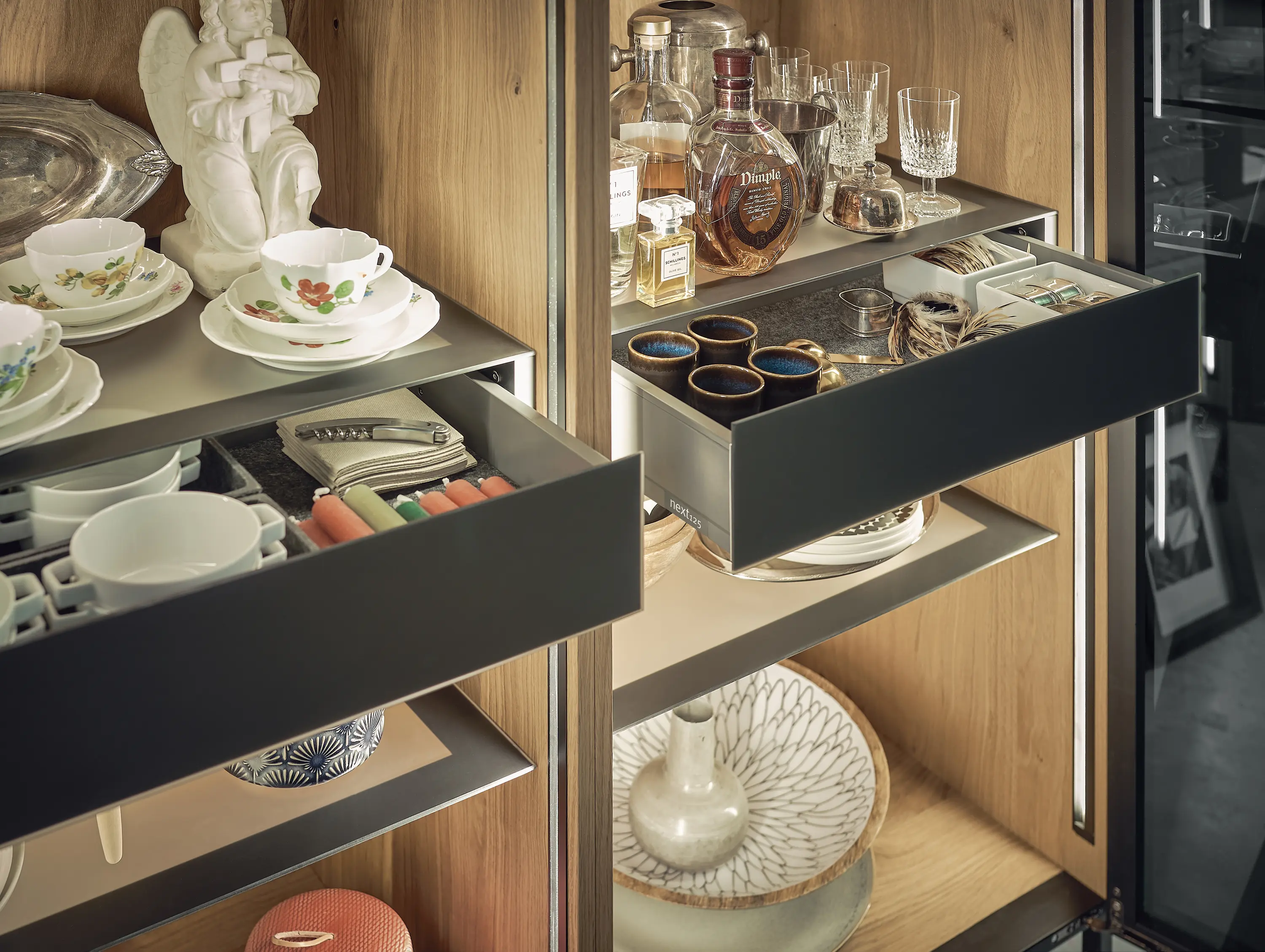 next125 - next125 Glass display unit