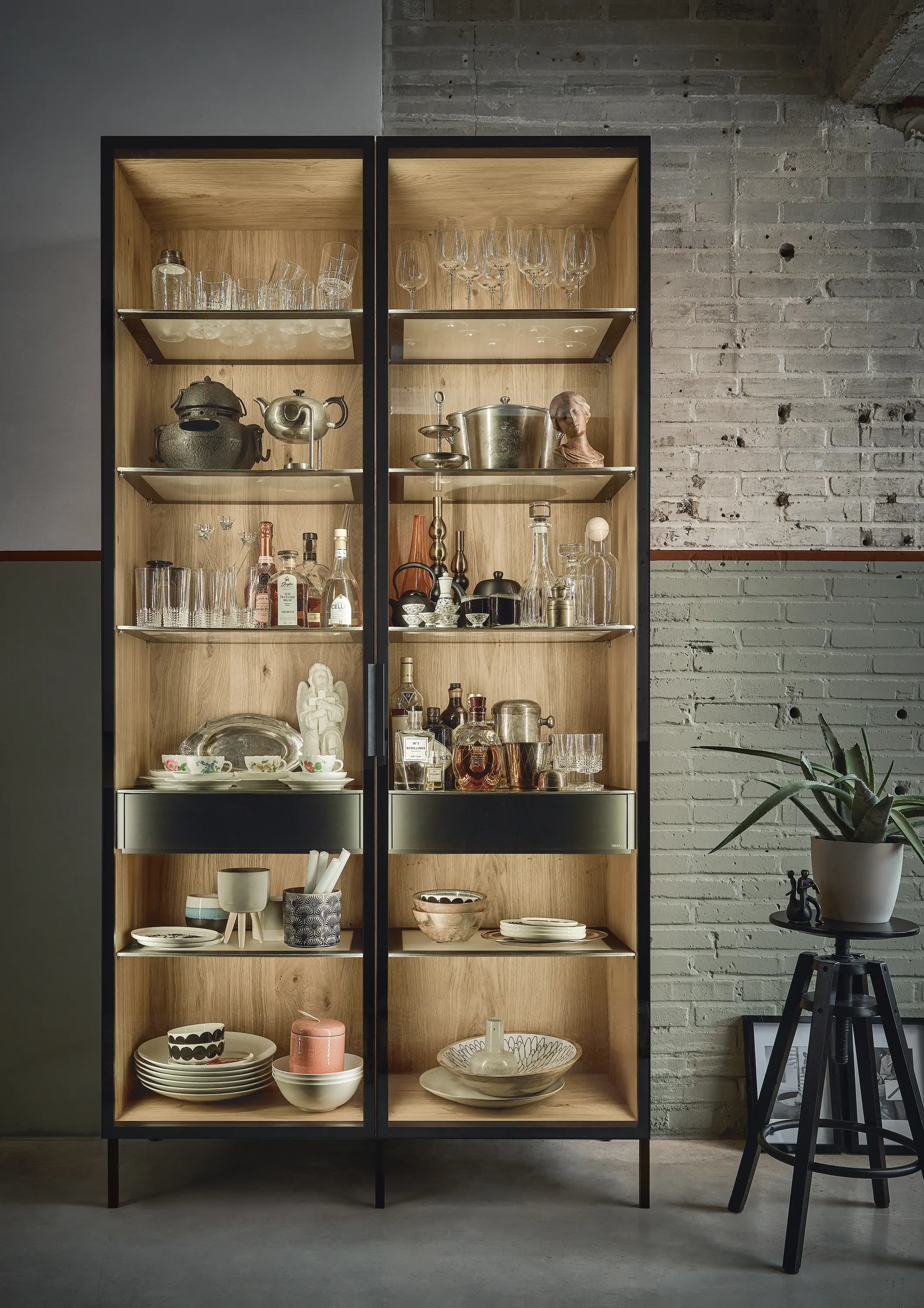 next125 - next125 Glass display unit