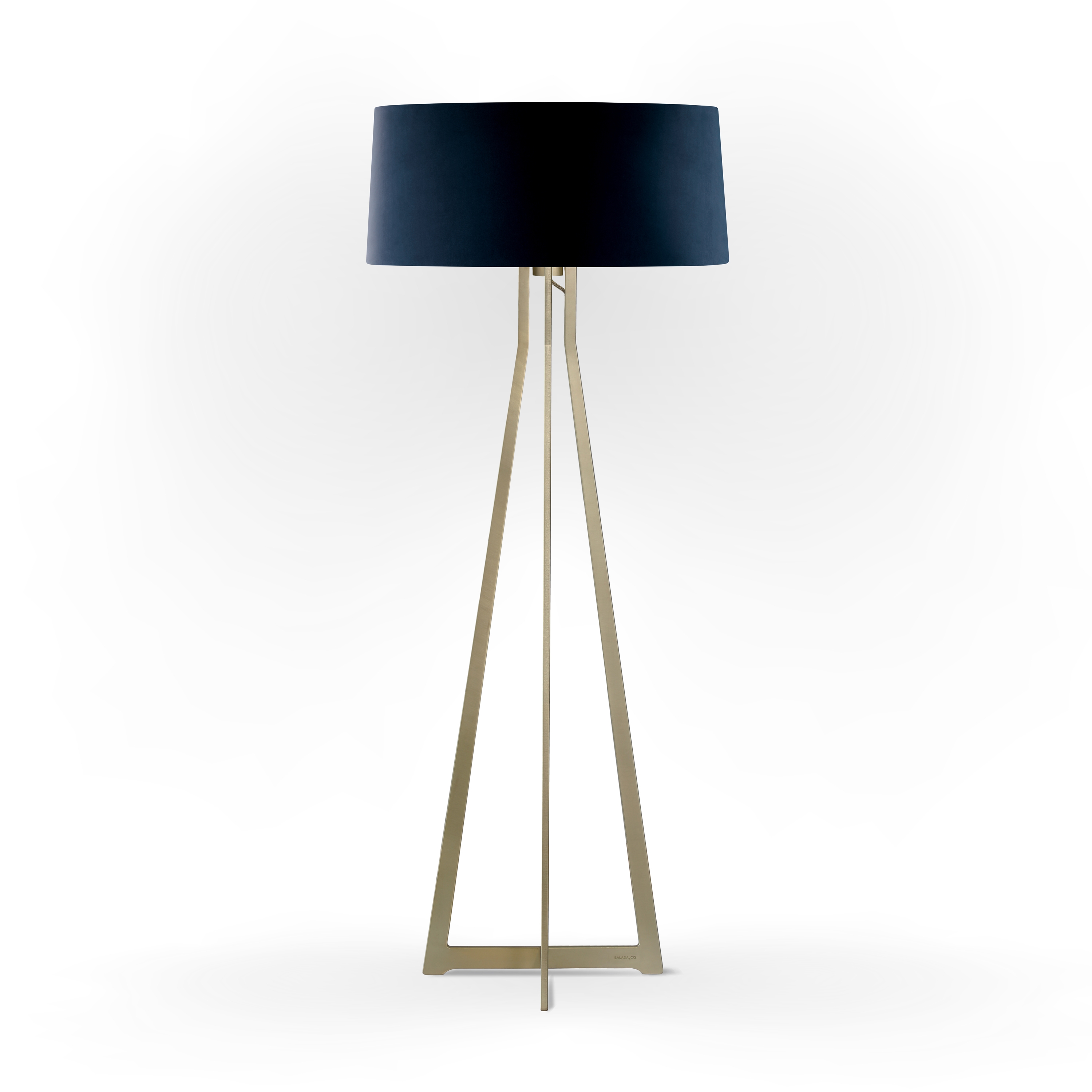 Mostrar el producto No. 47 Floor Lamp Velvet Collection - Notte - Brass del fabricante BALADA & CO.