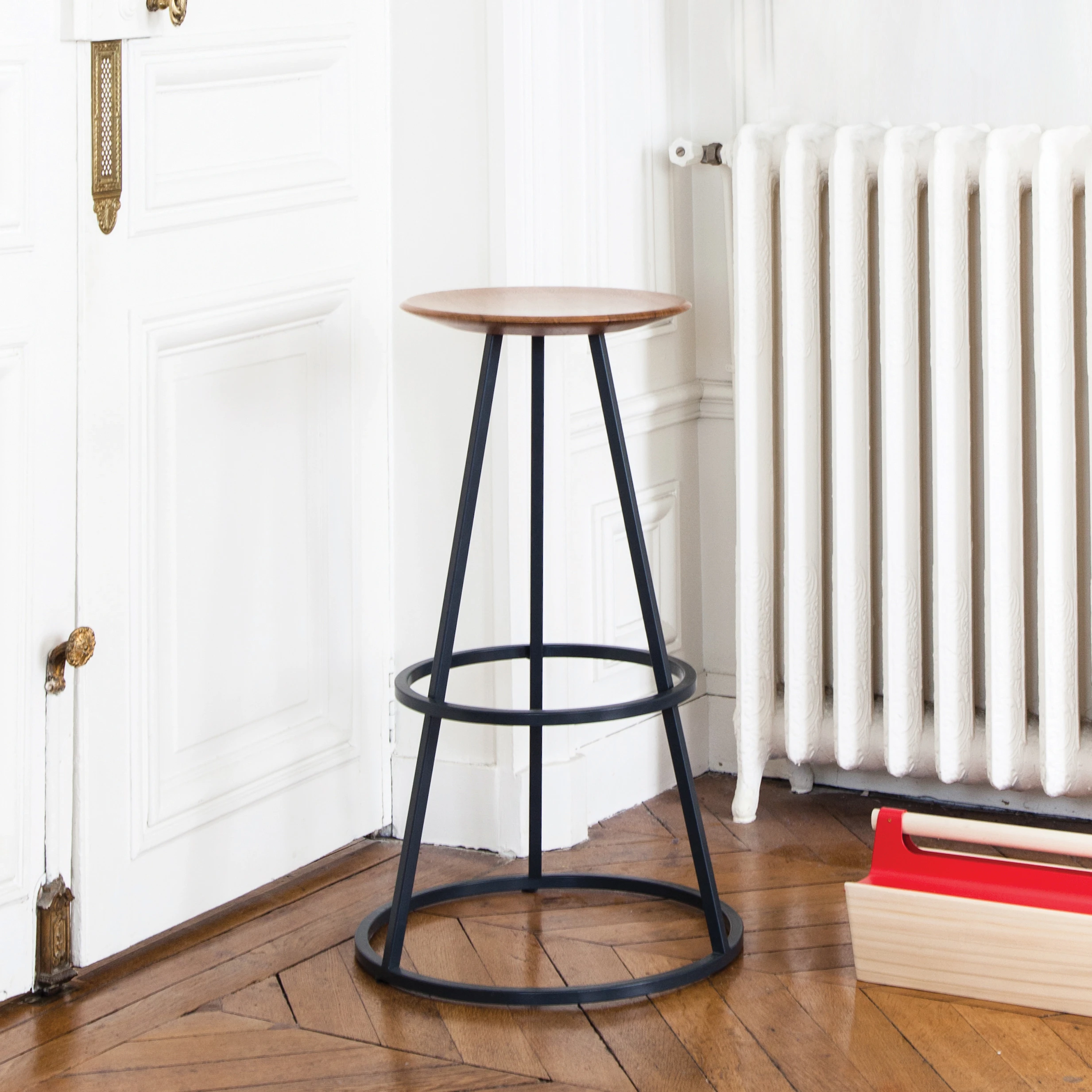 BAR STOOL