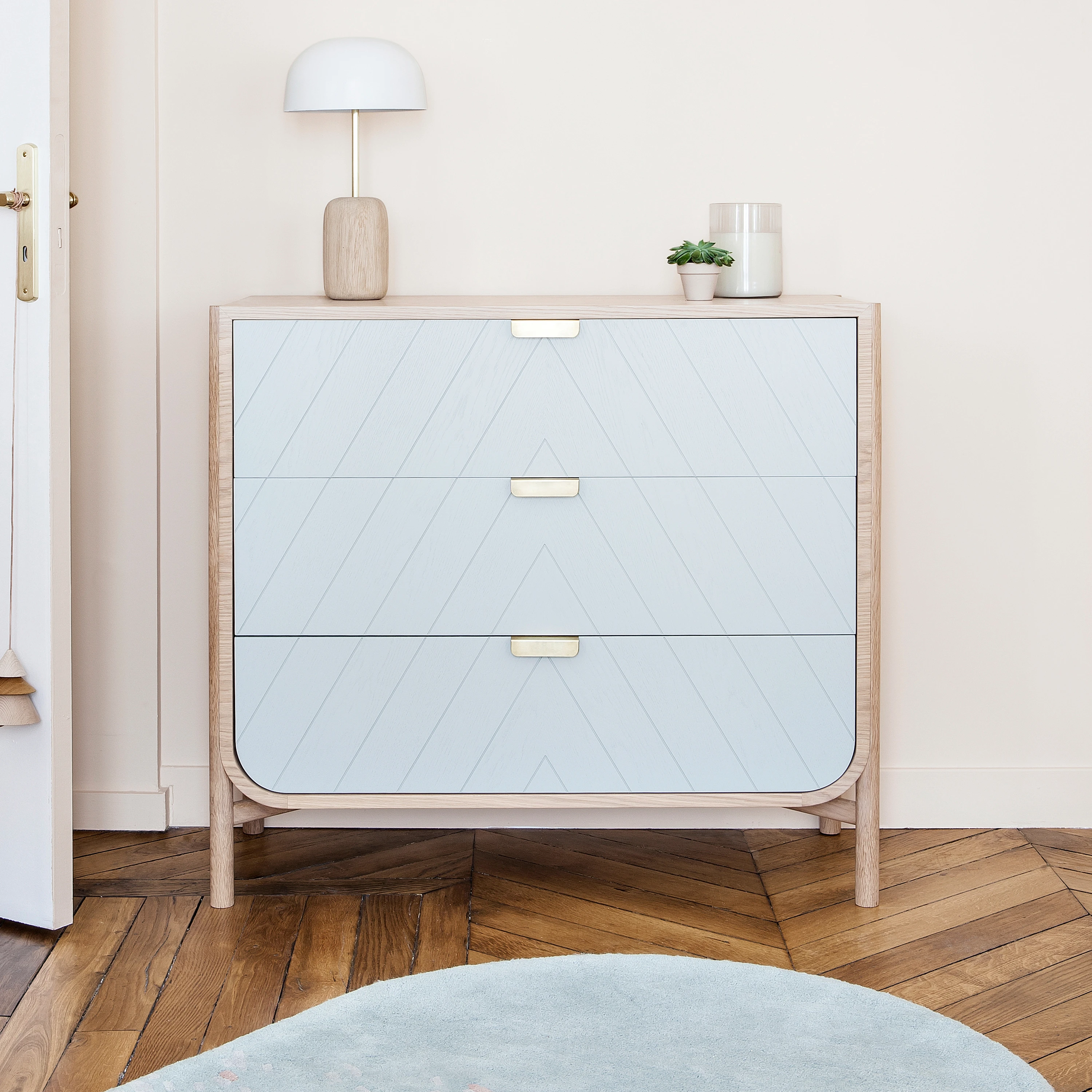 COMMODE