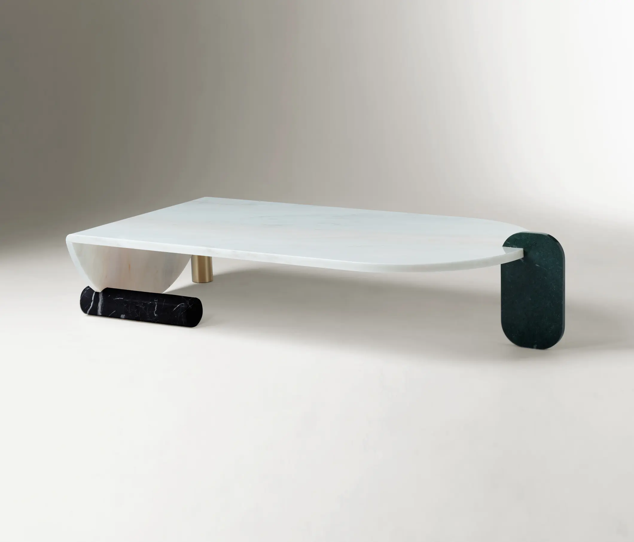 Dooq - Playing Games center table