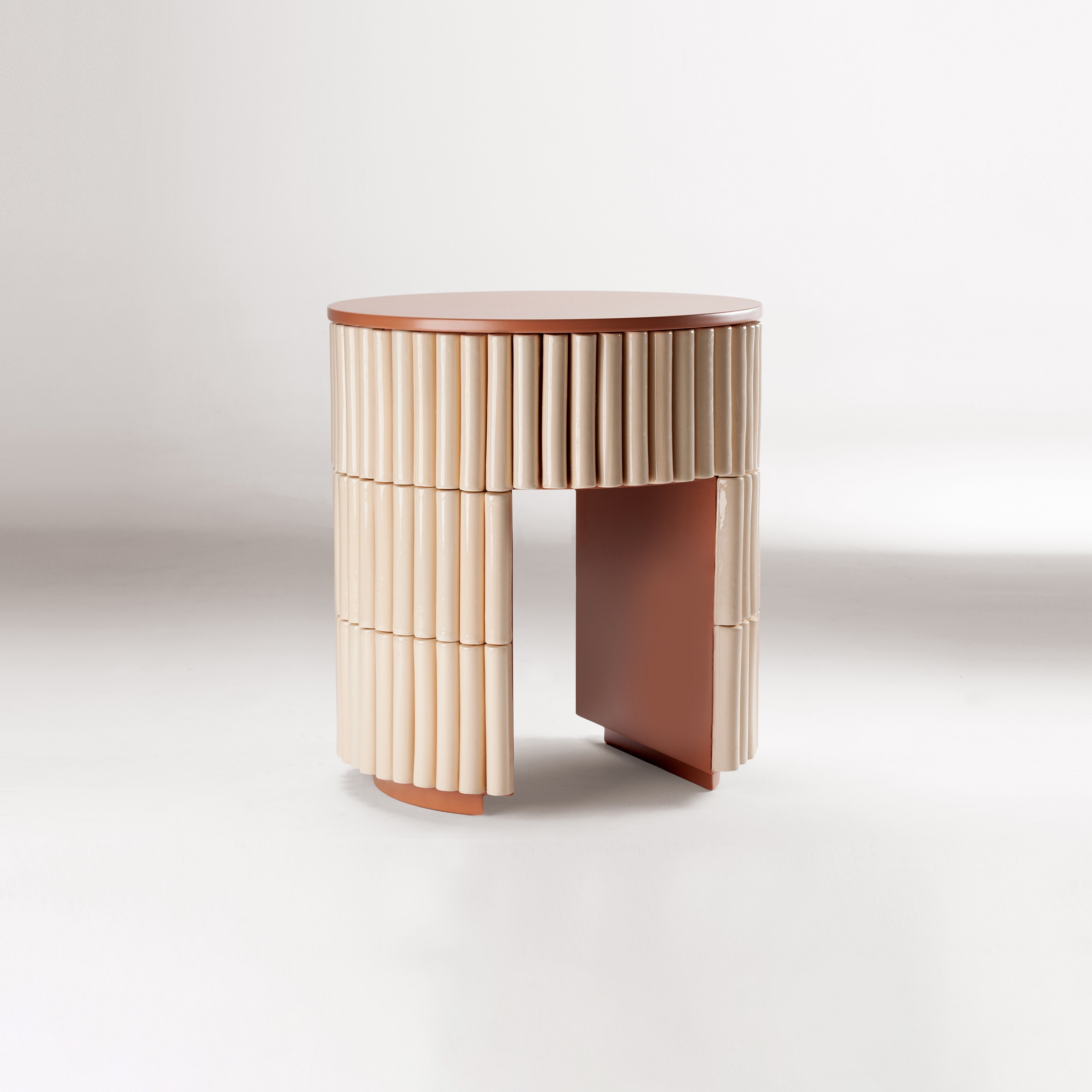 Produkt Nouvelle Vague side table des Herstellers Dooq anzeigen