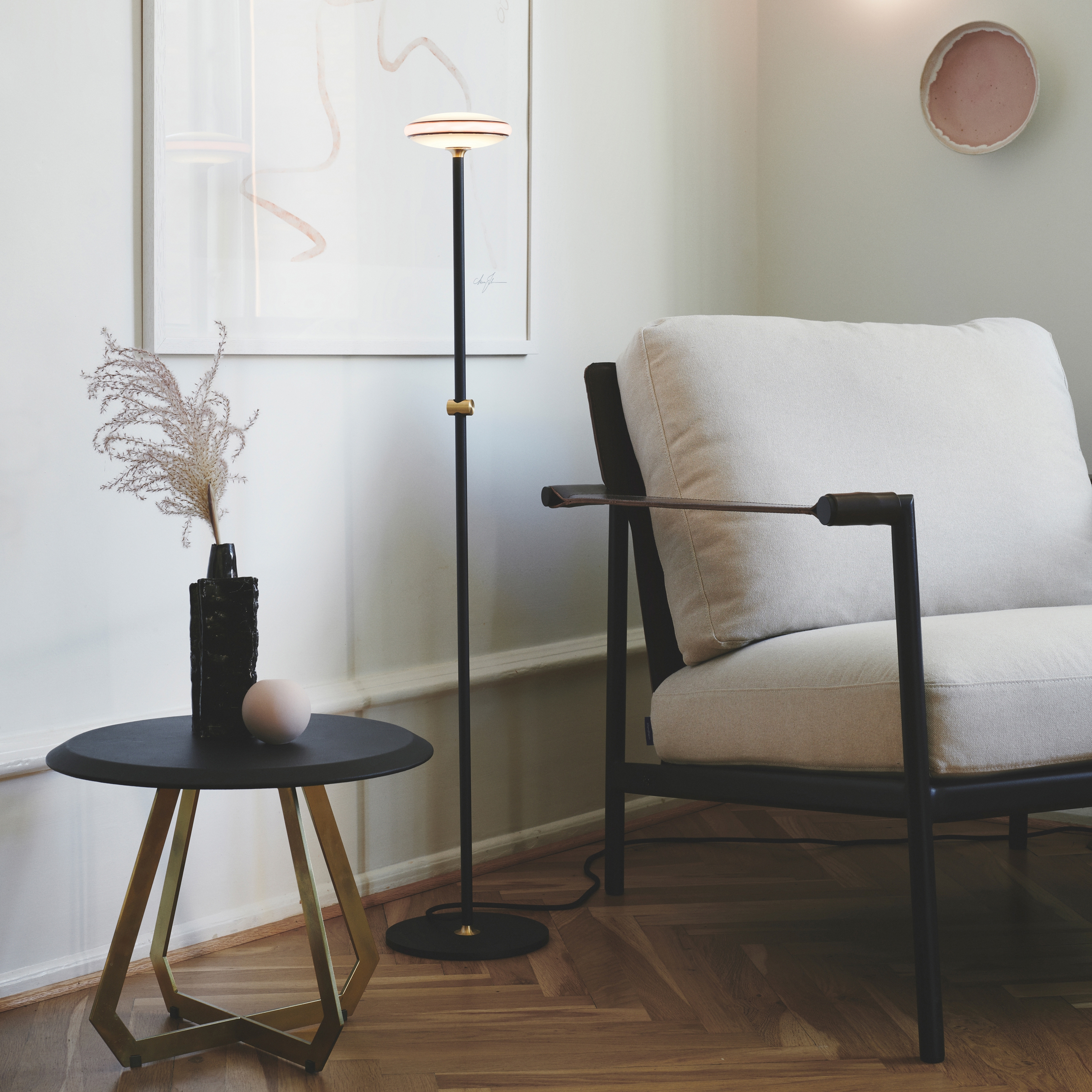 FLOOR LAMP