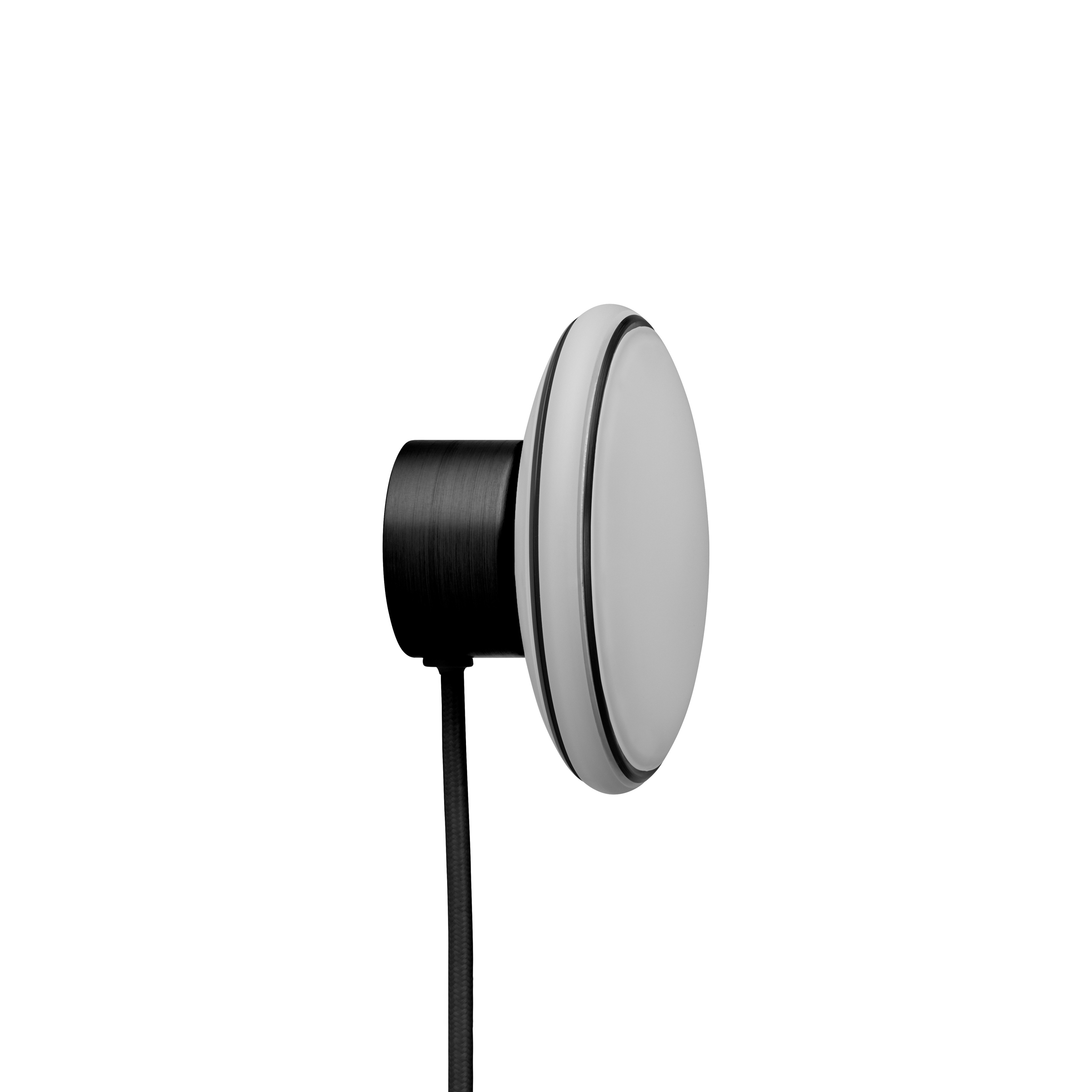 ØS1 Wall lamp