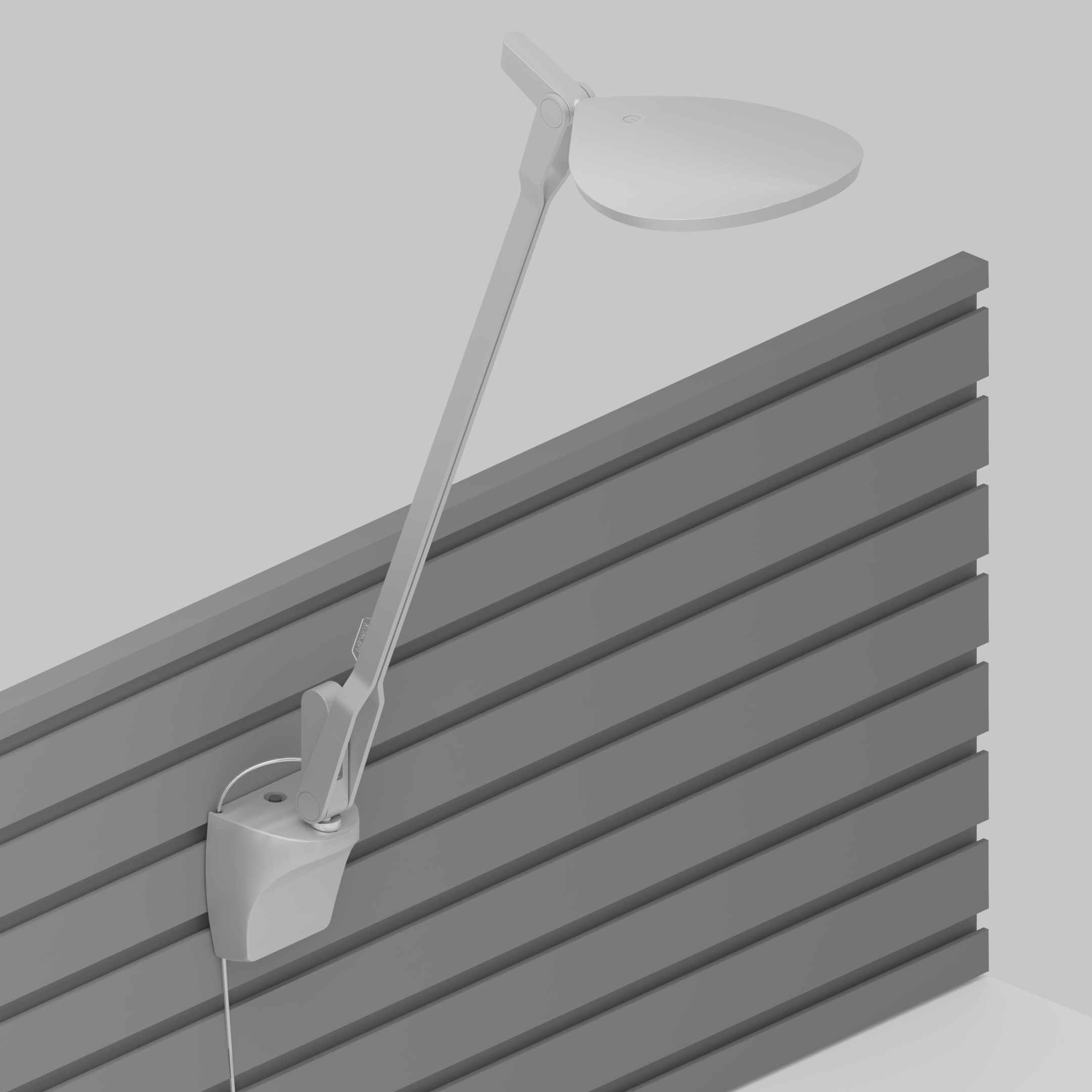 Mostra il prodotto Splitty Desk Lamp with slatwall mount, Silver del produttore Koncept