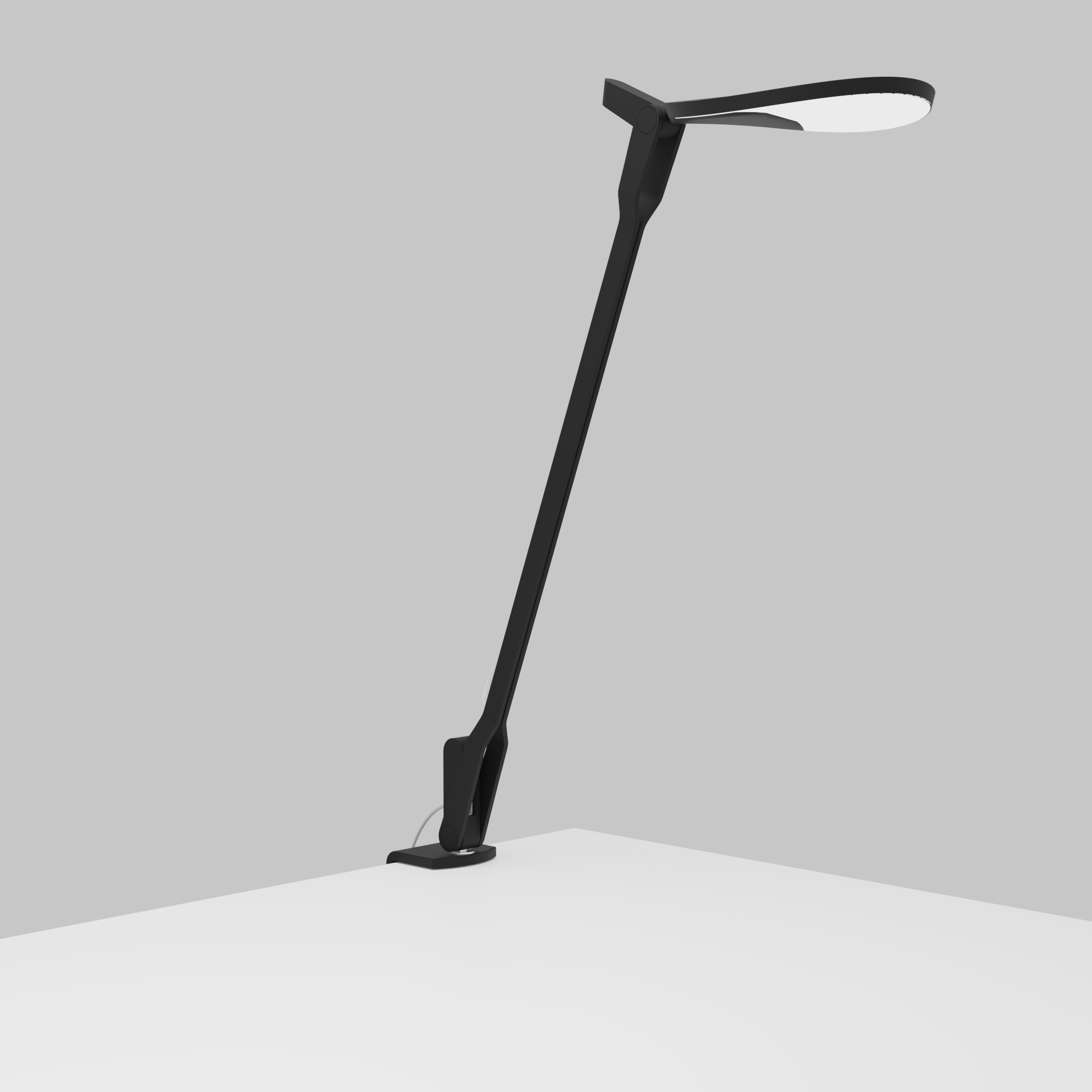 Mostra il prodotto Splitty Pro Desk Lamp with one-piece desk clamp, Matte Black del produttore Koncept