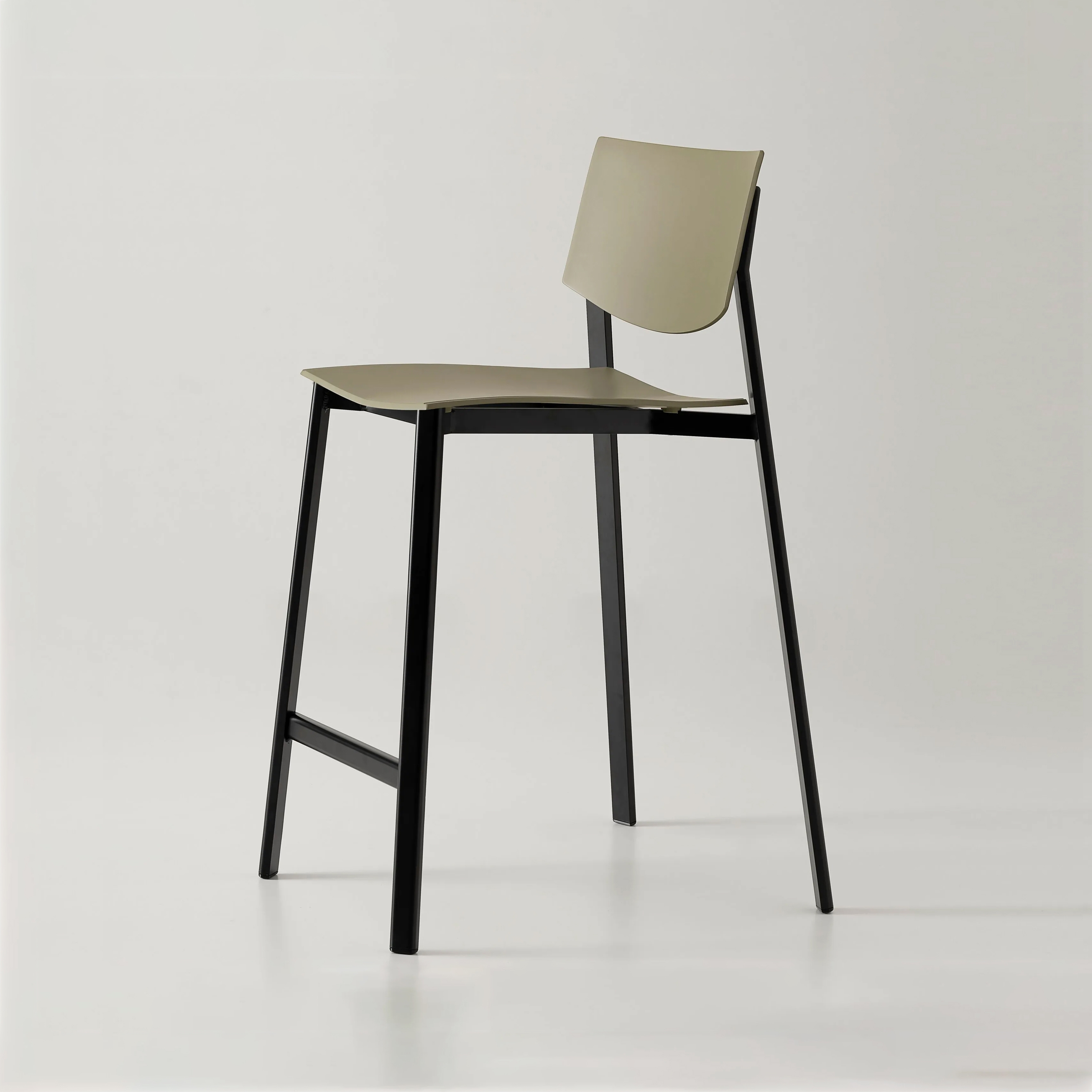 Mostrar el producto Beba polypropylene stool del fabricante Pointhouse
