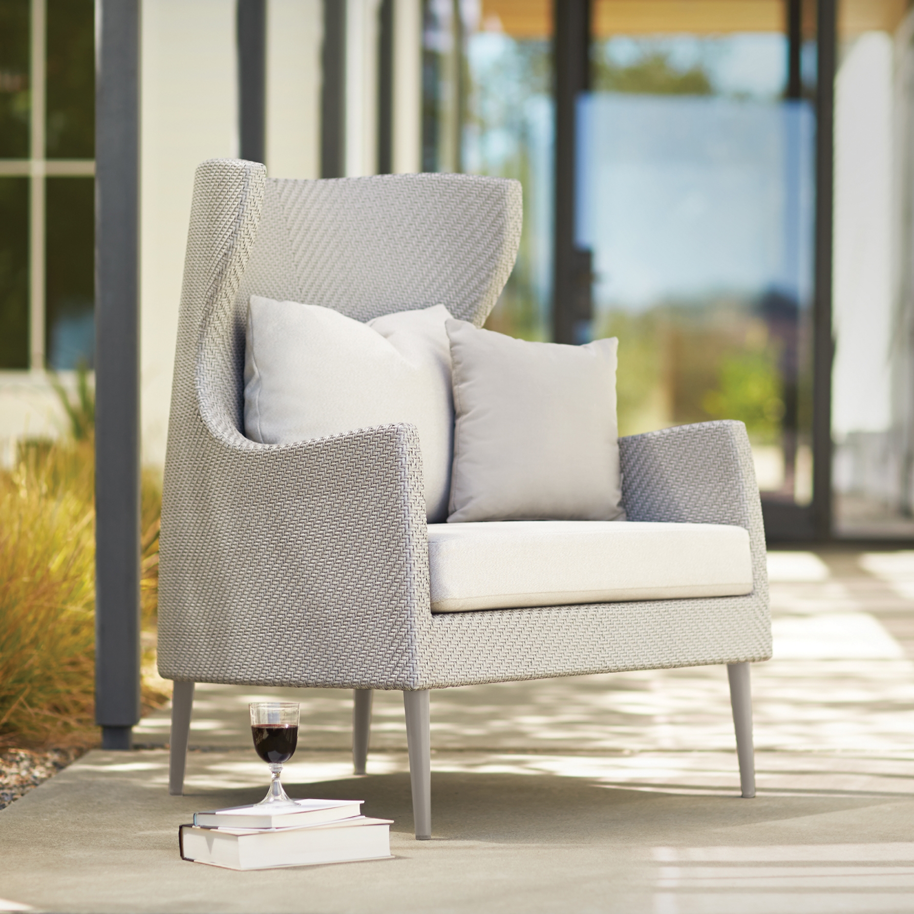 LOUNGE CHAIRS
