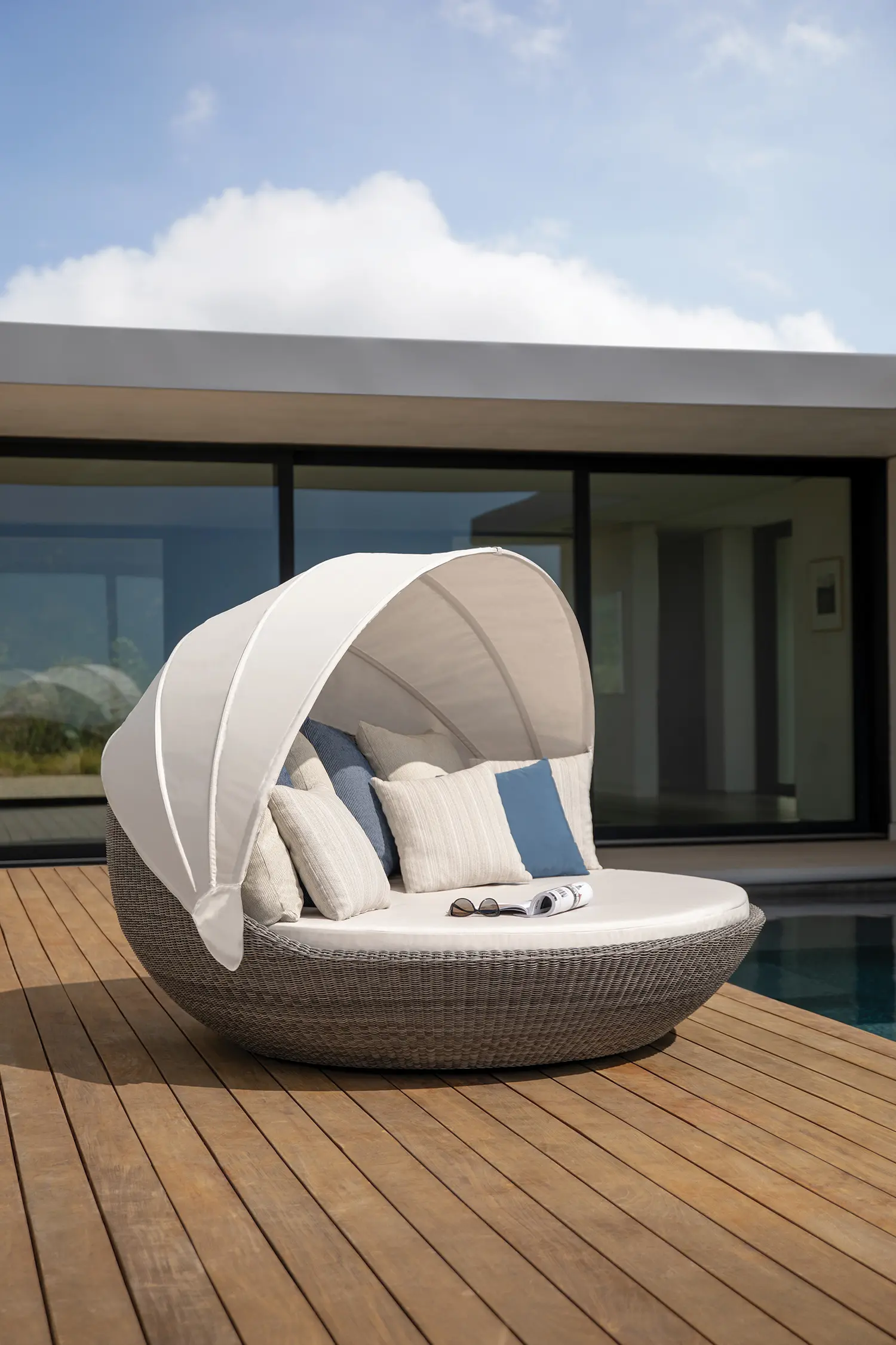 JANUS et Cie - PIVOT SWIVEL DAYBED