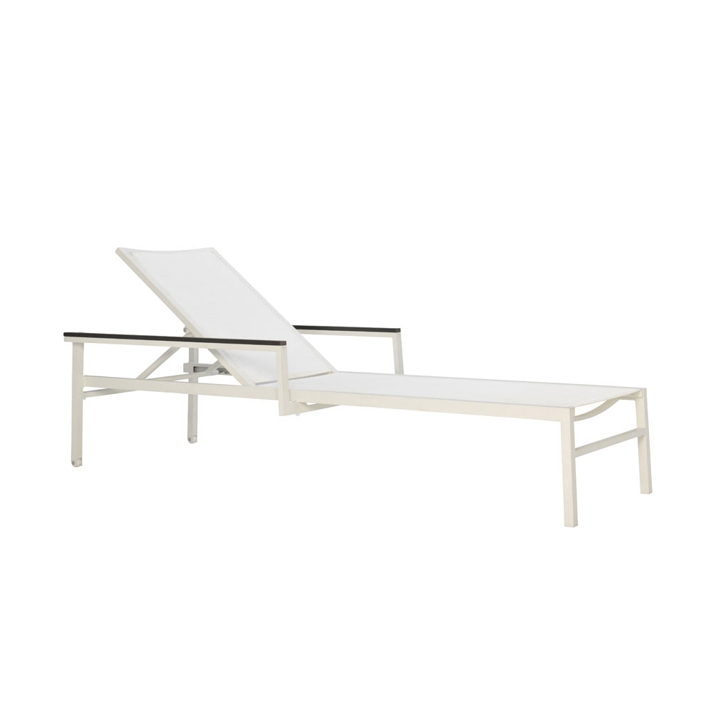 Produkt DUO STACKABLE MESH CHAISE LOUNGE WITH ARMS des Herstellers JANUS et Cie anzeigen