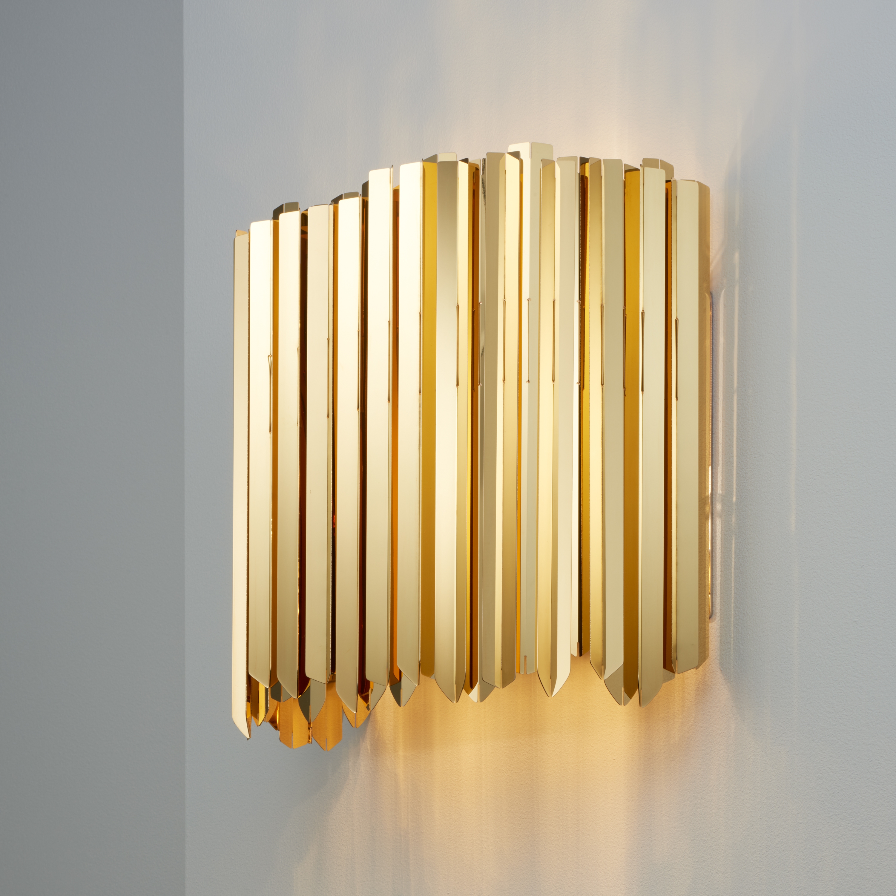 Facet Wall Light polished gold