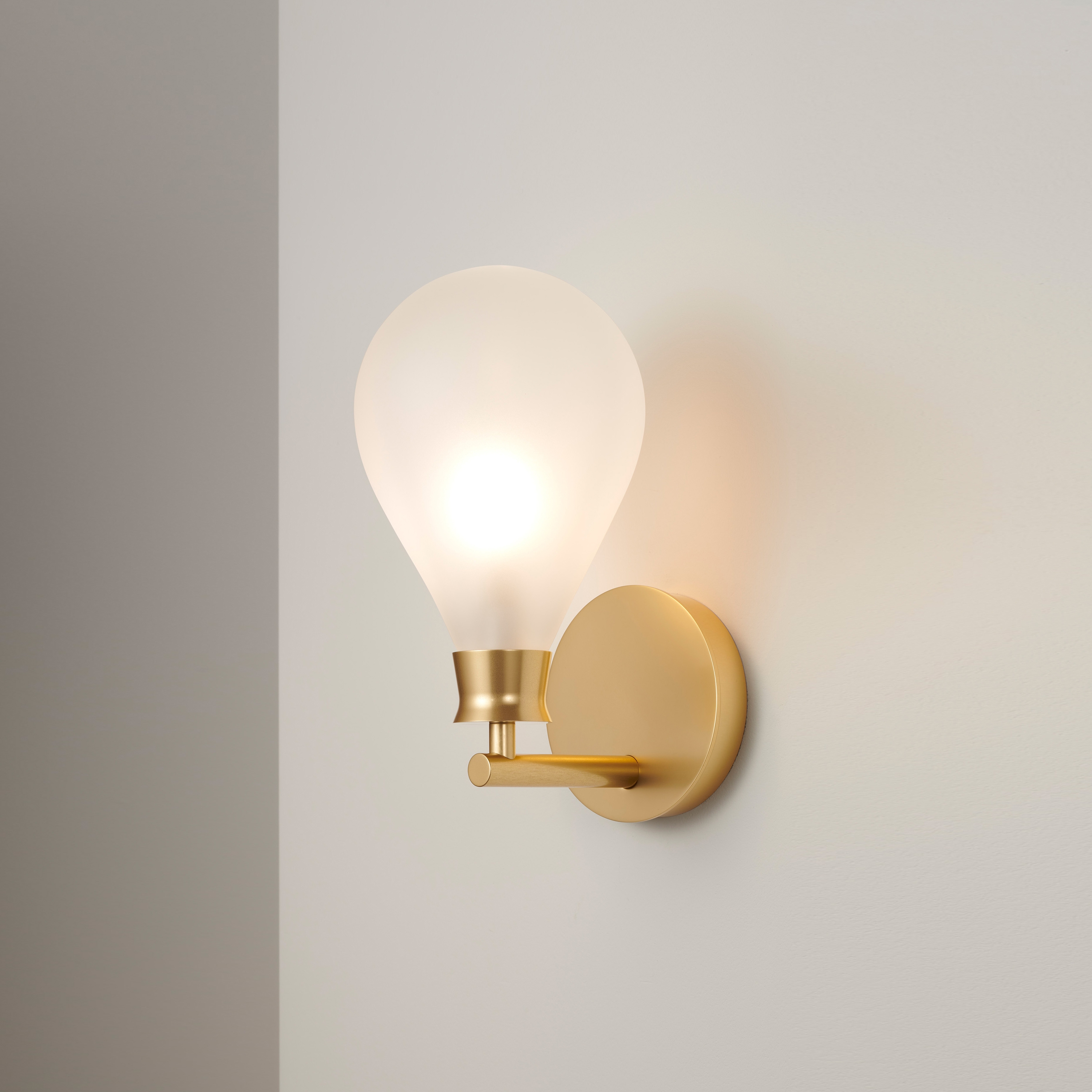 Display product Cintola Wall Light satin gold from manufacturer Tom Kirk Lighting