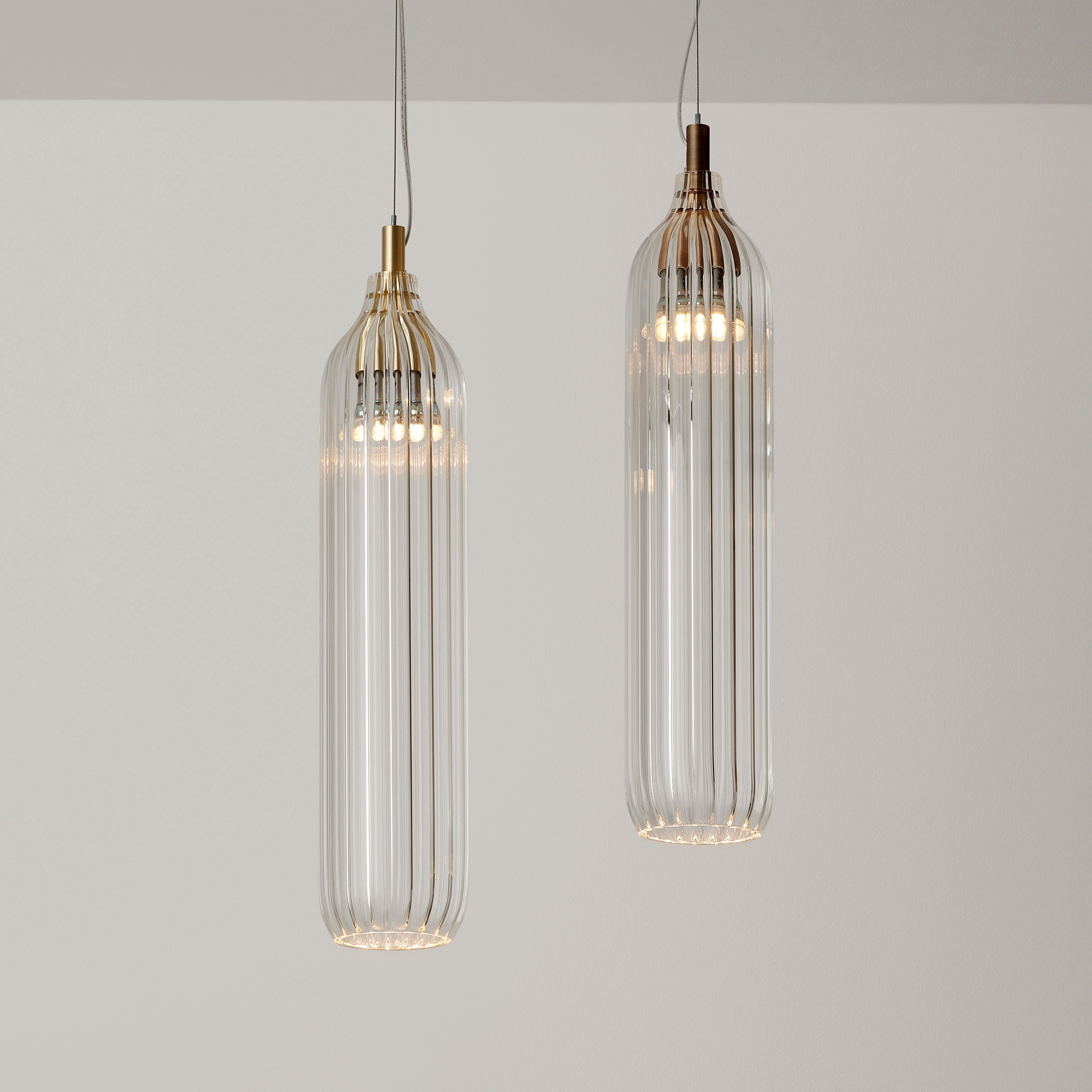 Afficher le produit Flute Pendant clear du fabricant Tom Kirk Lighting