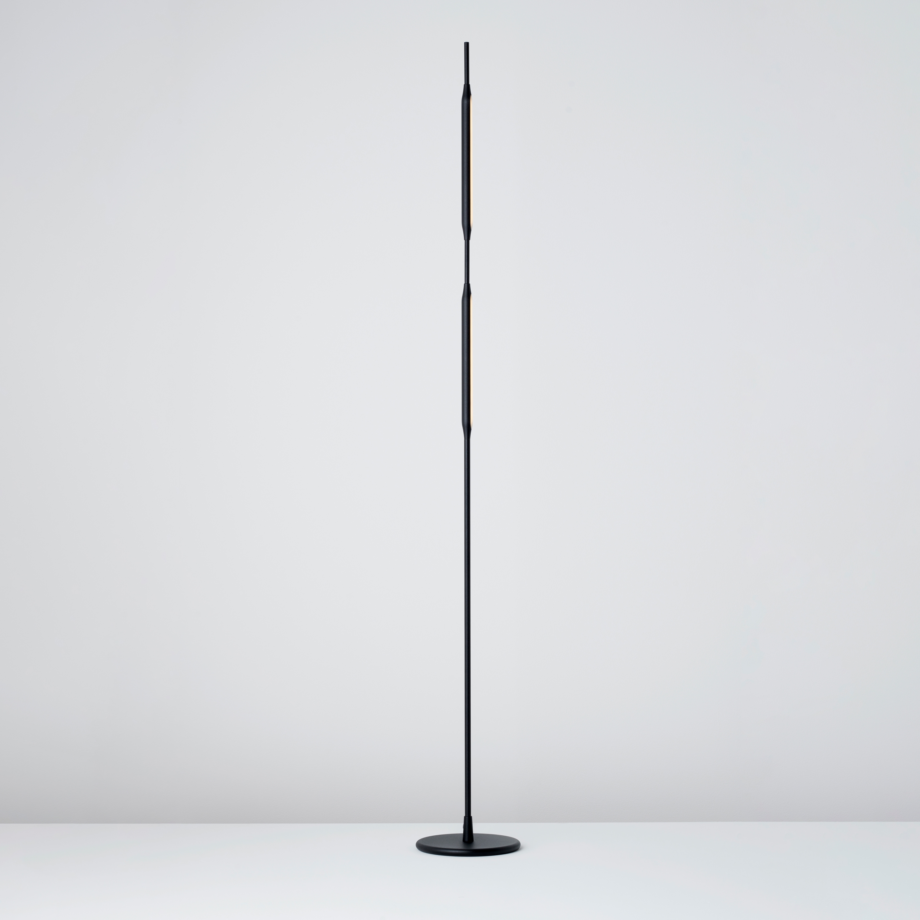 Display product Reed Floor Light matt-black powdercoat from manufacturer Tom Kirk Lighting