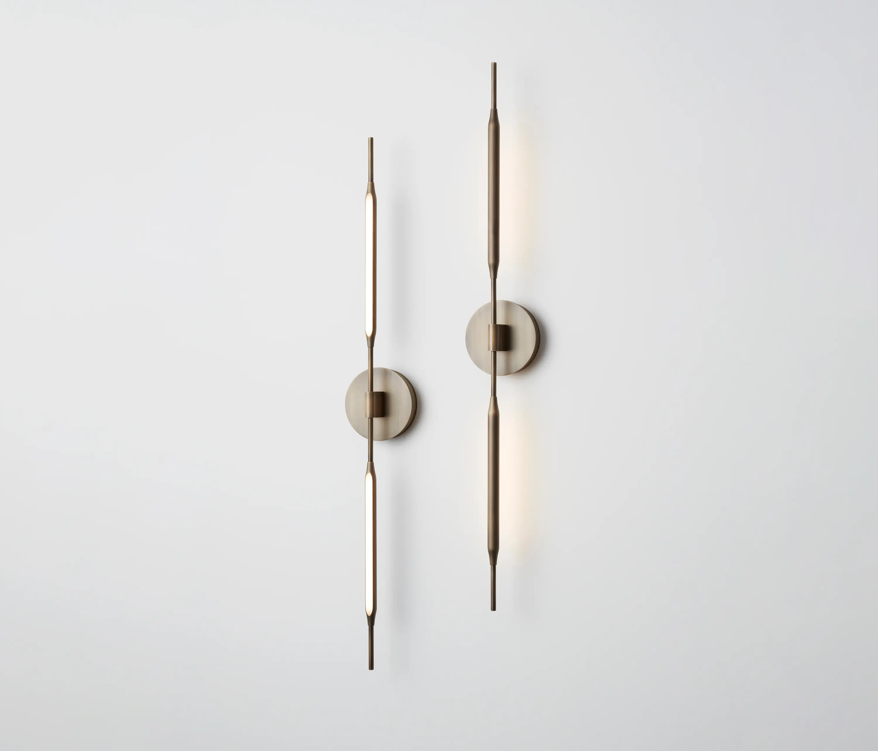 Tom Kirk Lighting - Reed Wall Light brass-based bronze