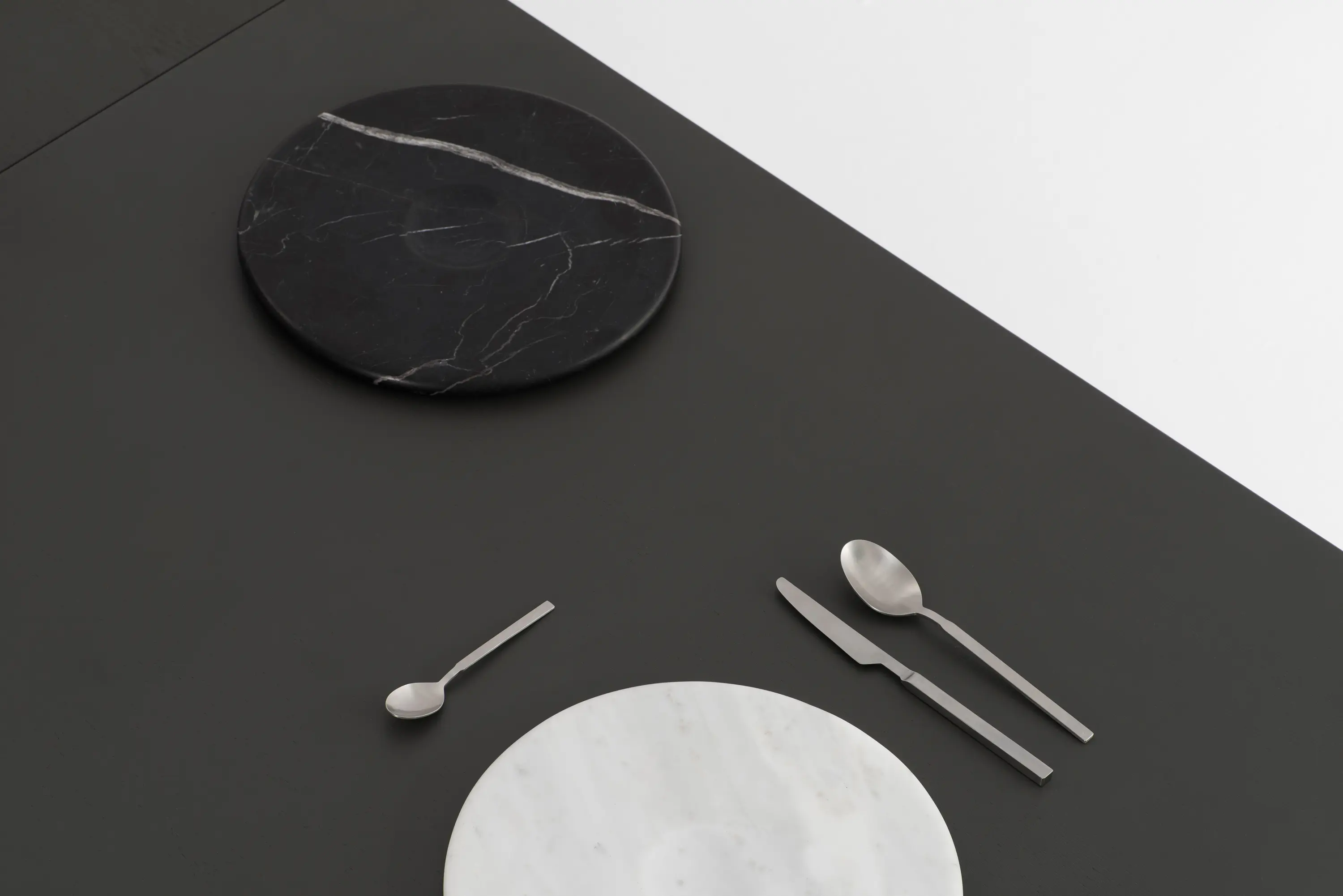 tre product - Moon Plate Black
